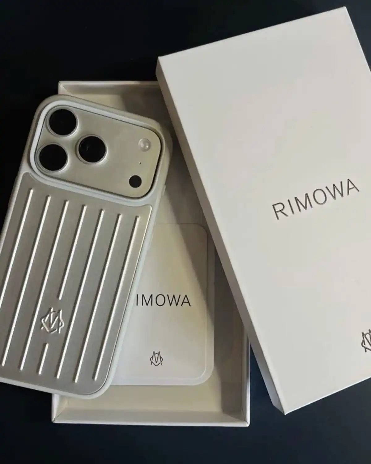 IPhone 16 va iPhone 17 uchun Rimowa telefon g‘ilofi, zarbaga chidamli, himoyalovchi