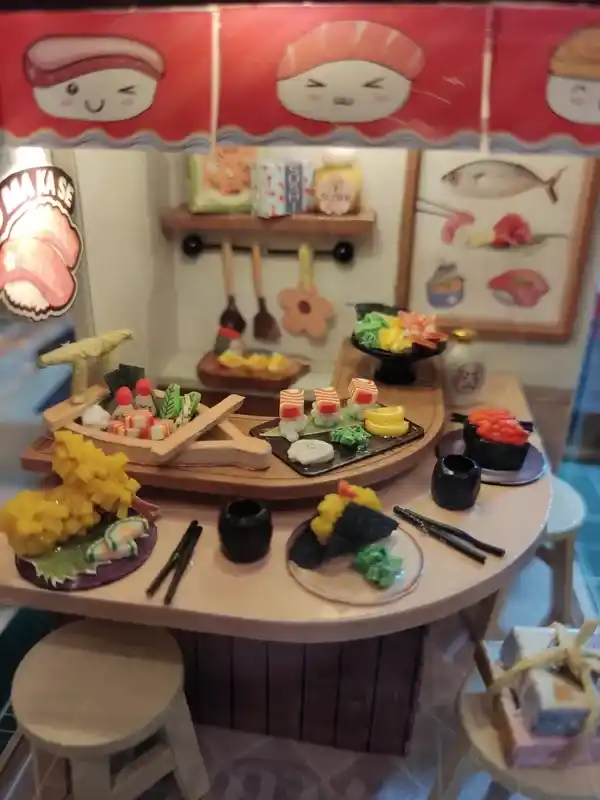 Suvda suzuvchi kemalar butulkada: "Titanik", "Qora Marjon", "One Piece", anti-stress