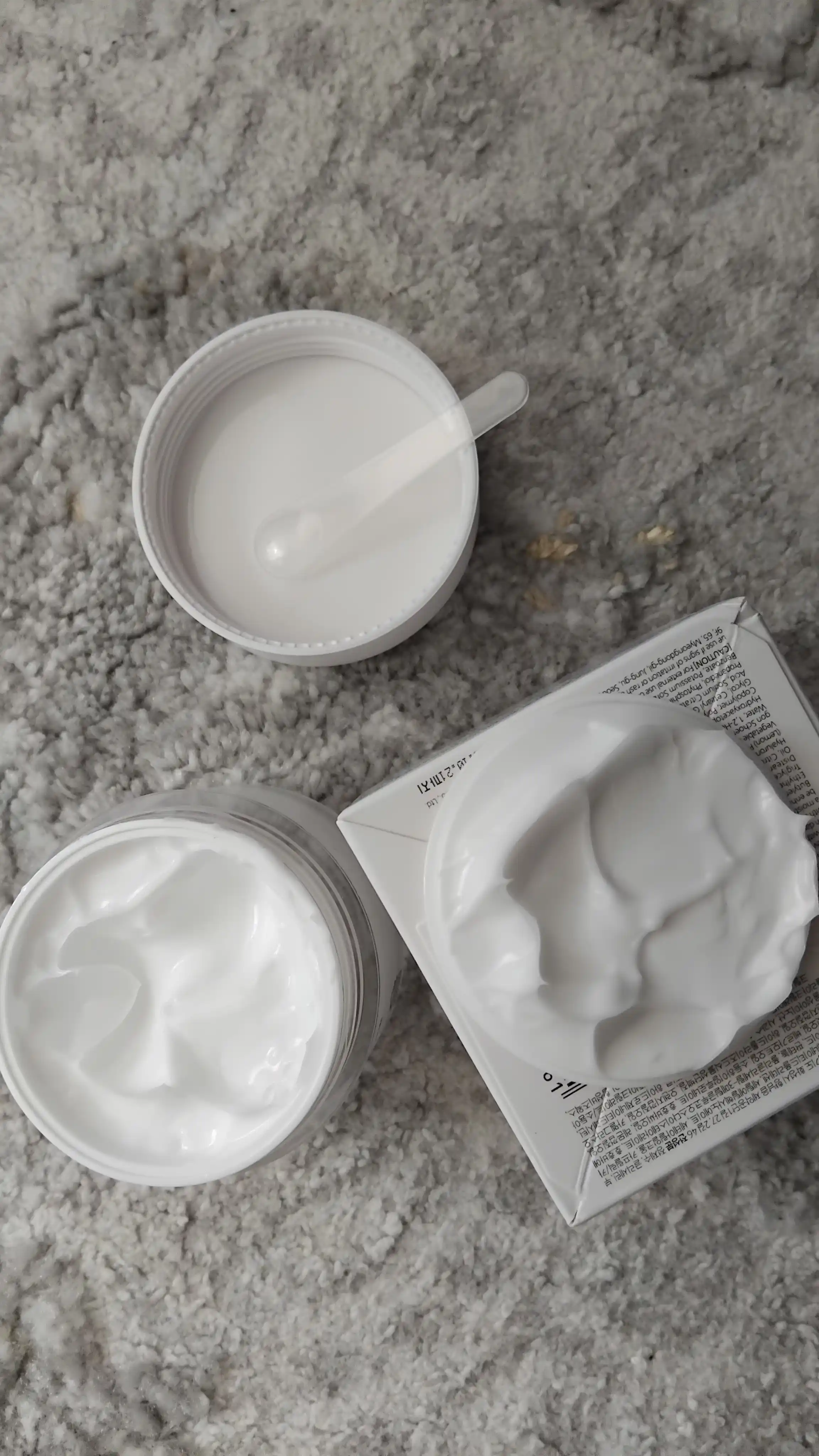 Ayollar va qizlar uchun yuz uchun namlantiruvchi krem, 60 ml