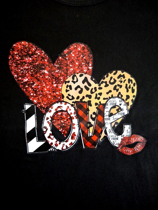 Katta o‘lchamli ayollar futbolkasi