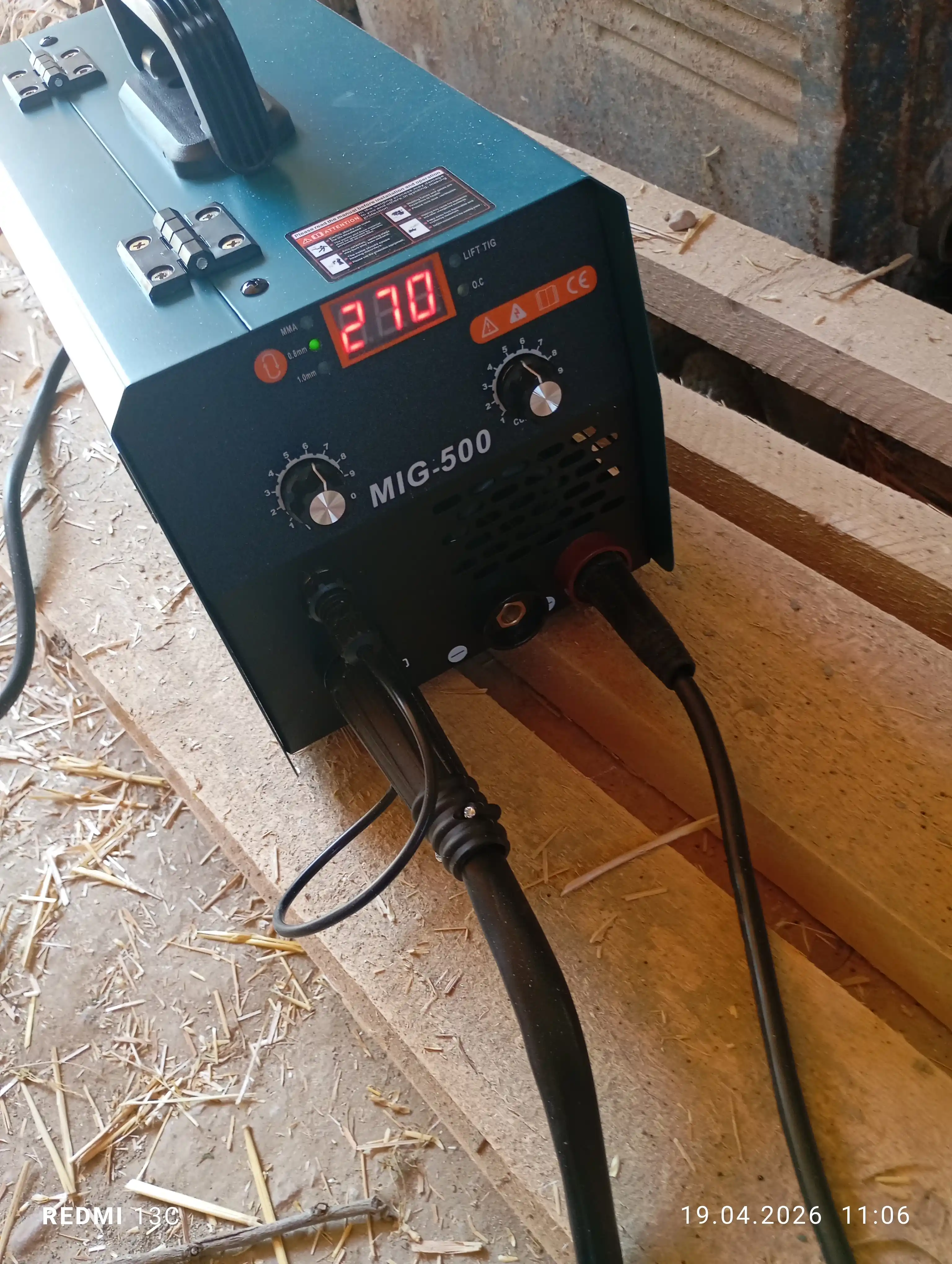 Payvandlash mashinasi, yarim avtomatik, gazsiz, MIG-500, invertor