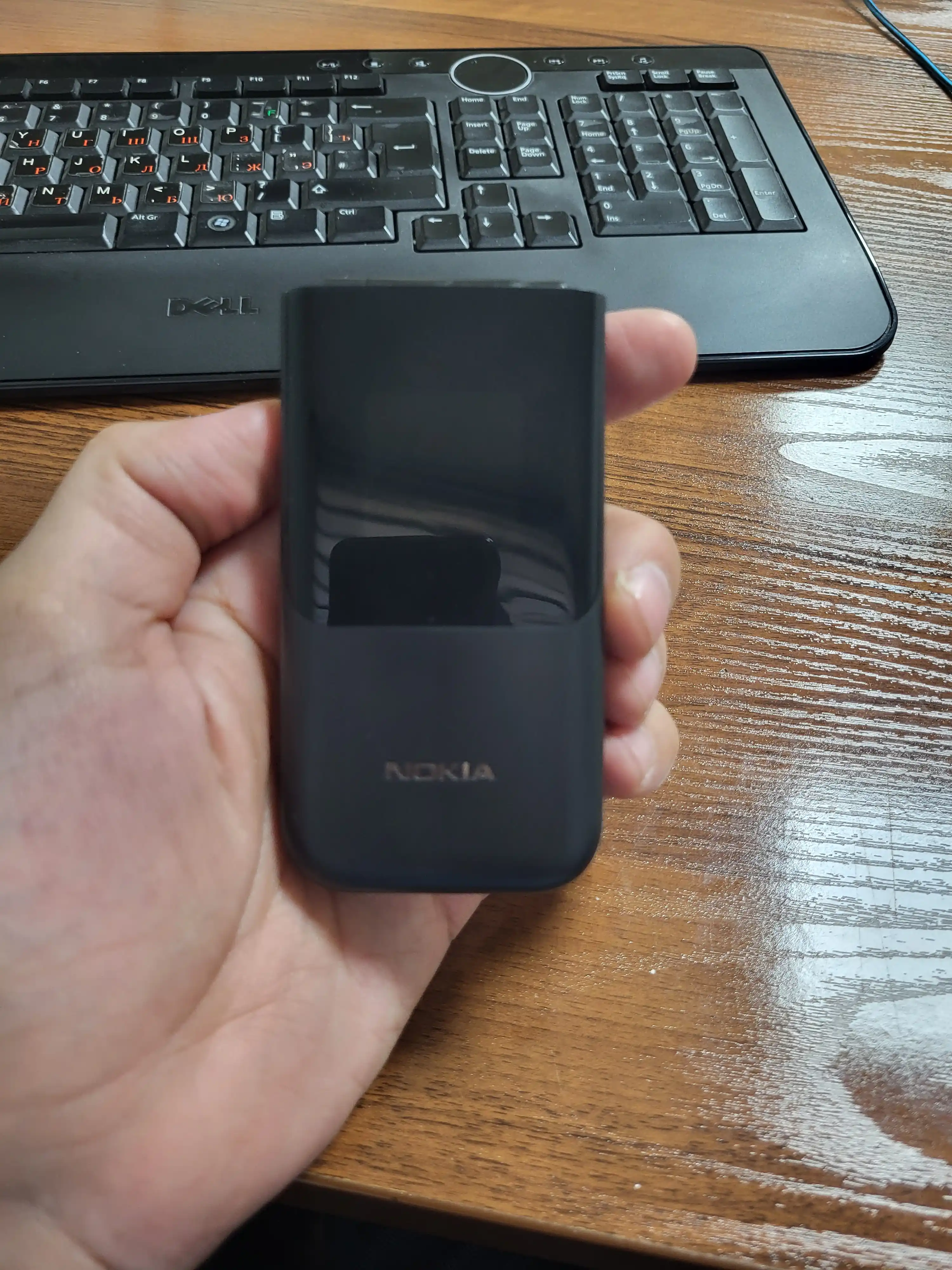 Mobil telefon Nokia 2720