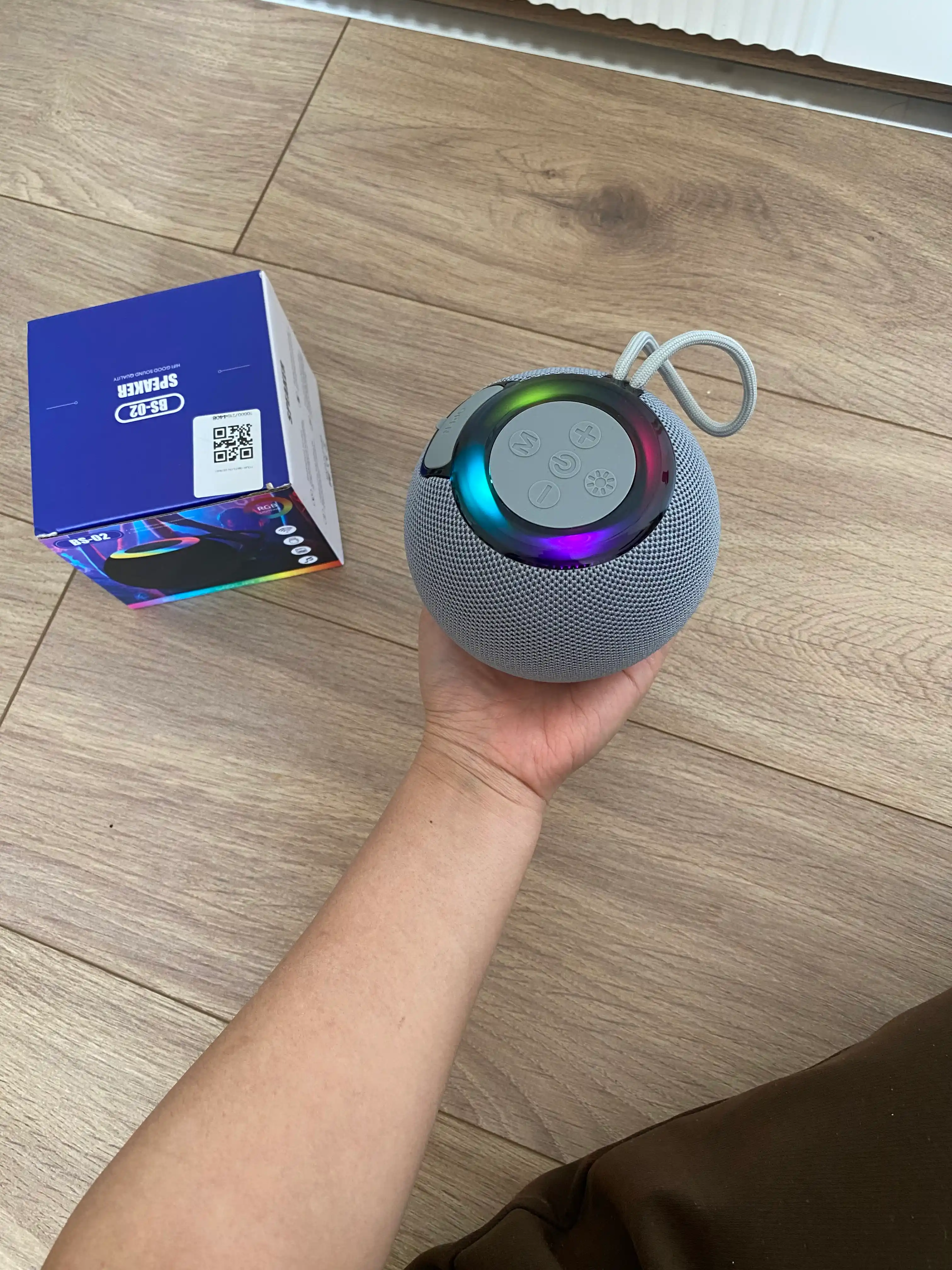 Bluetooth portativ kolonka  Kuchli ovoz, 5 soatgacha ishlaydi, TF/microSD