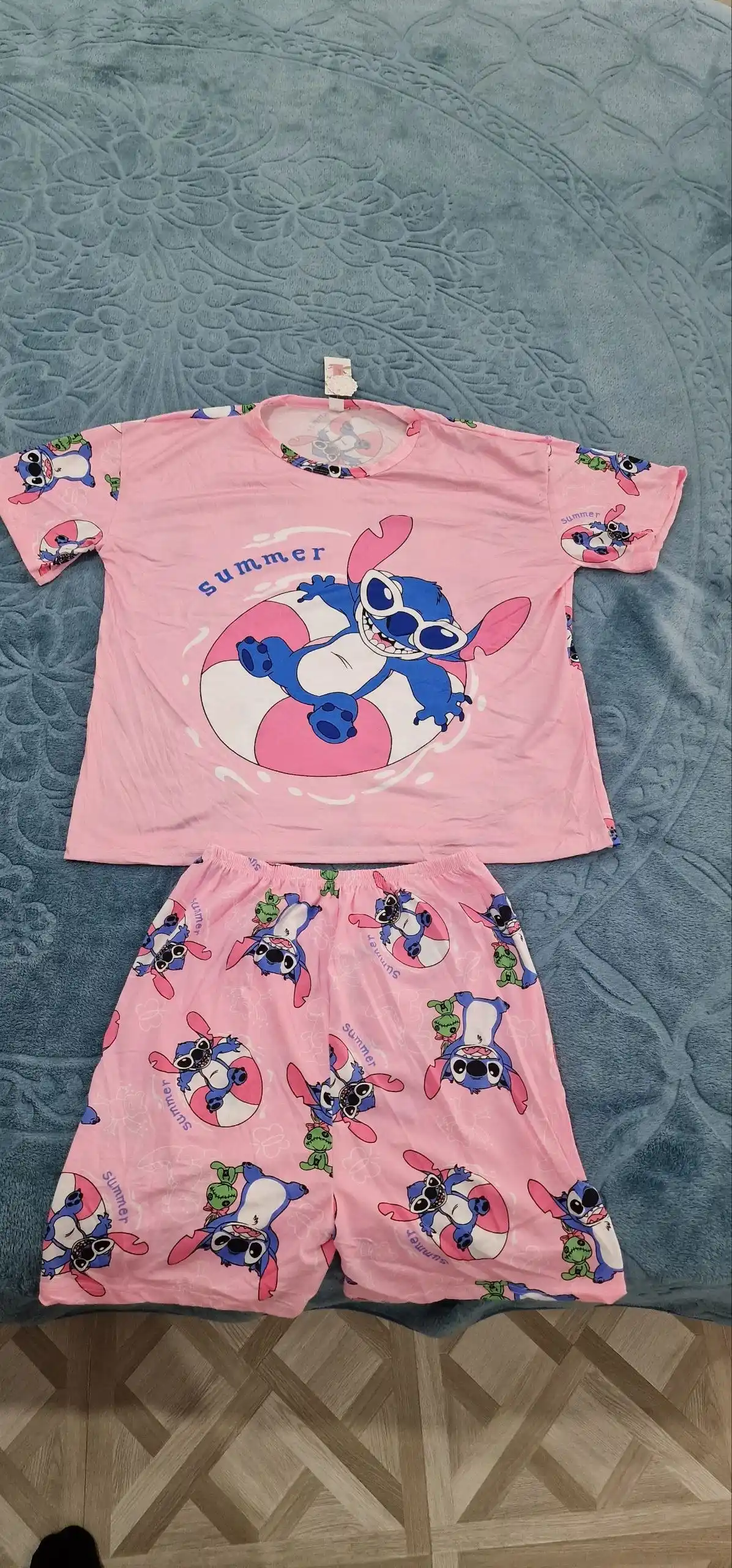 Ayollar pijamasi, 3 tasi 1 da - shortik, shim va futbolka, ayollar uchun uy kiyimi