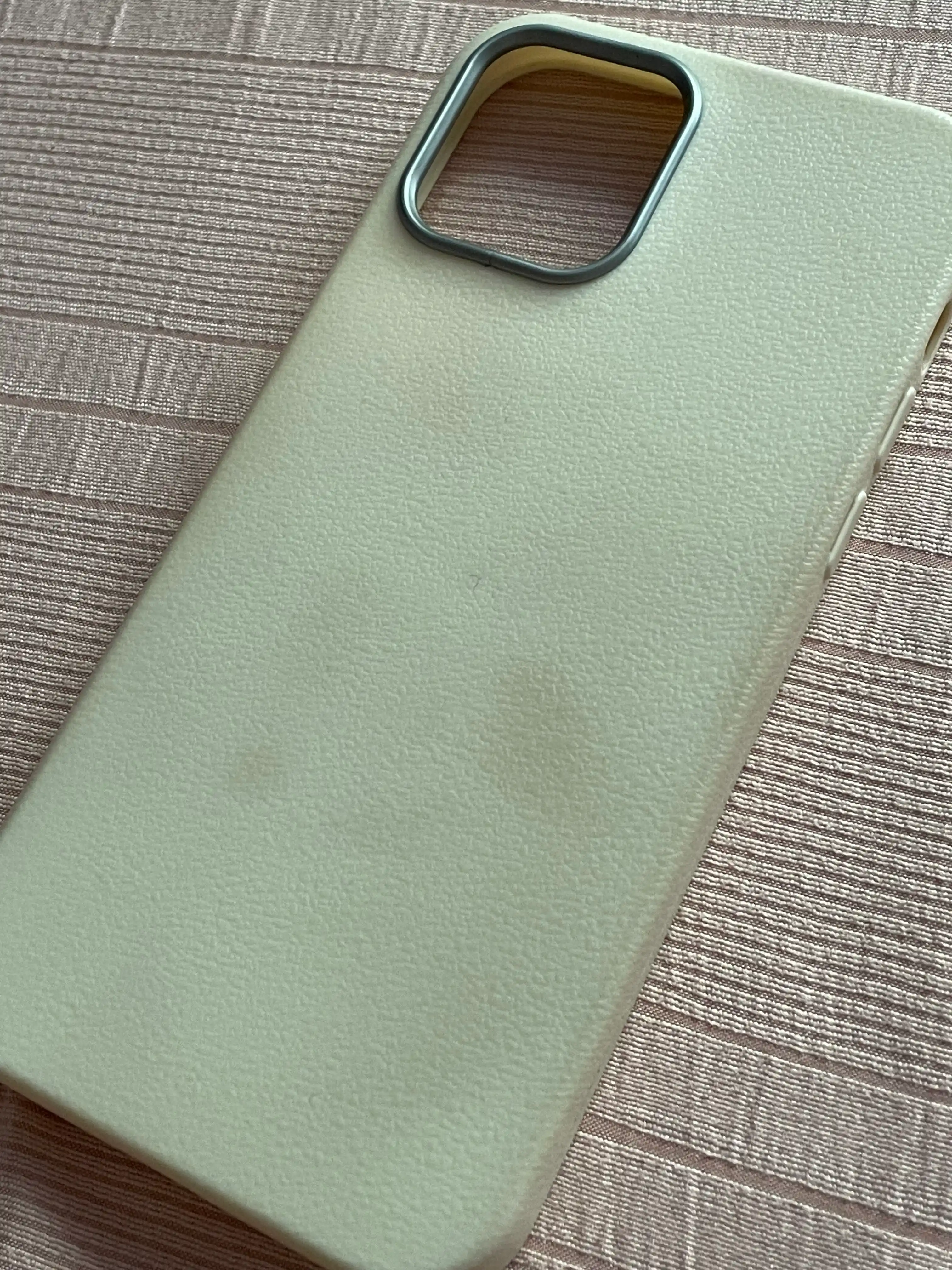 Chexol, terini taqlid qiluvchi, iPhone 11, 12, 13, 14, 15, 16 Plus, Pro, Pro Max uchun