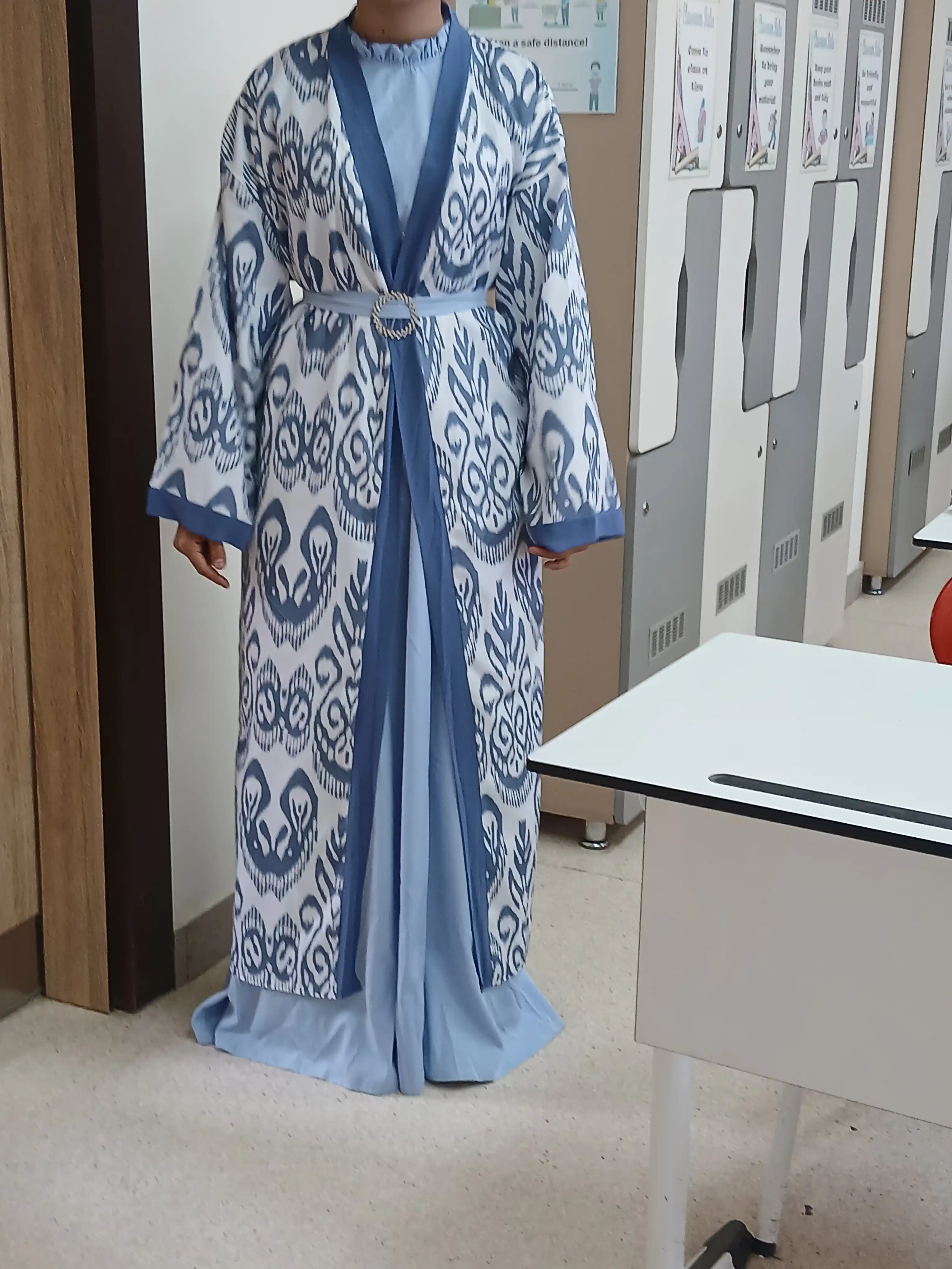 Ayollar milliy abayasi, o‘lchami katta, 48-56 ga mos keladi