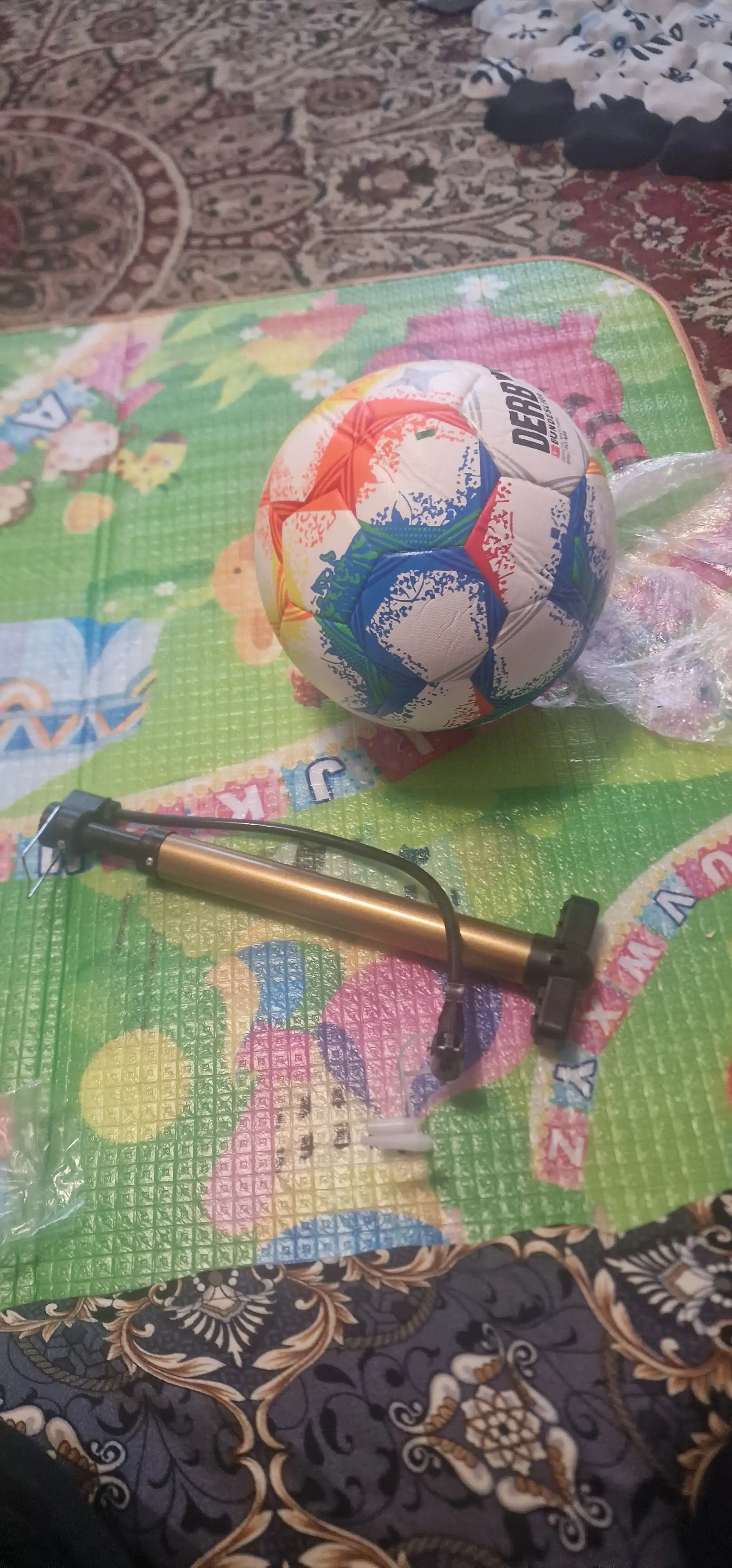 Futbol to‘pi, 5 o‘lchamli, sovg‘aga to‘p nasosi, 1 ta igna