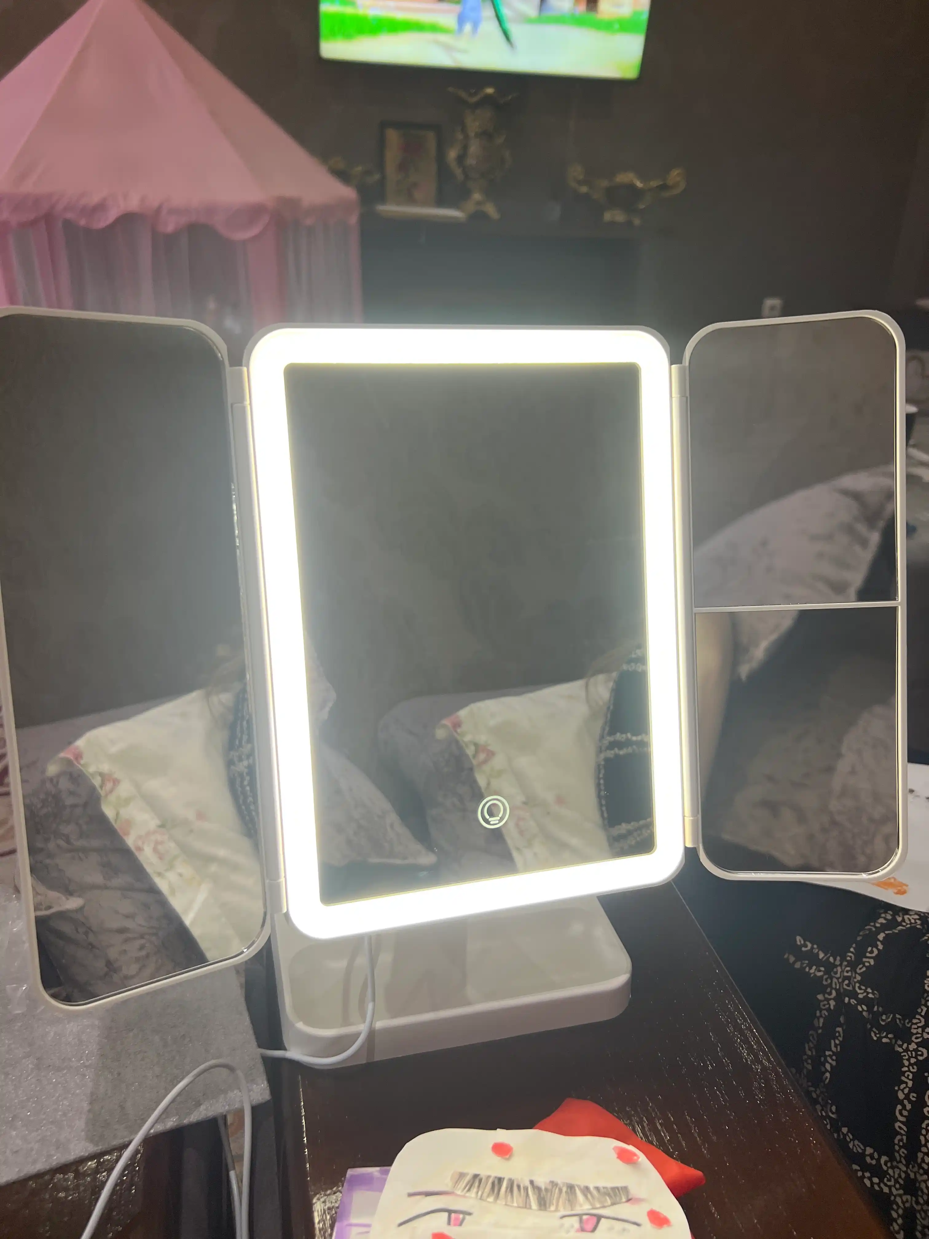 Sensorli LED yoritgichli pardoz oynasi (zaryadli)
