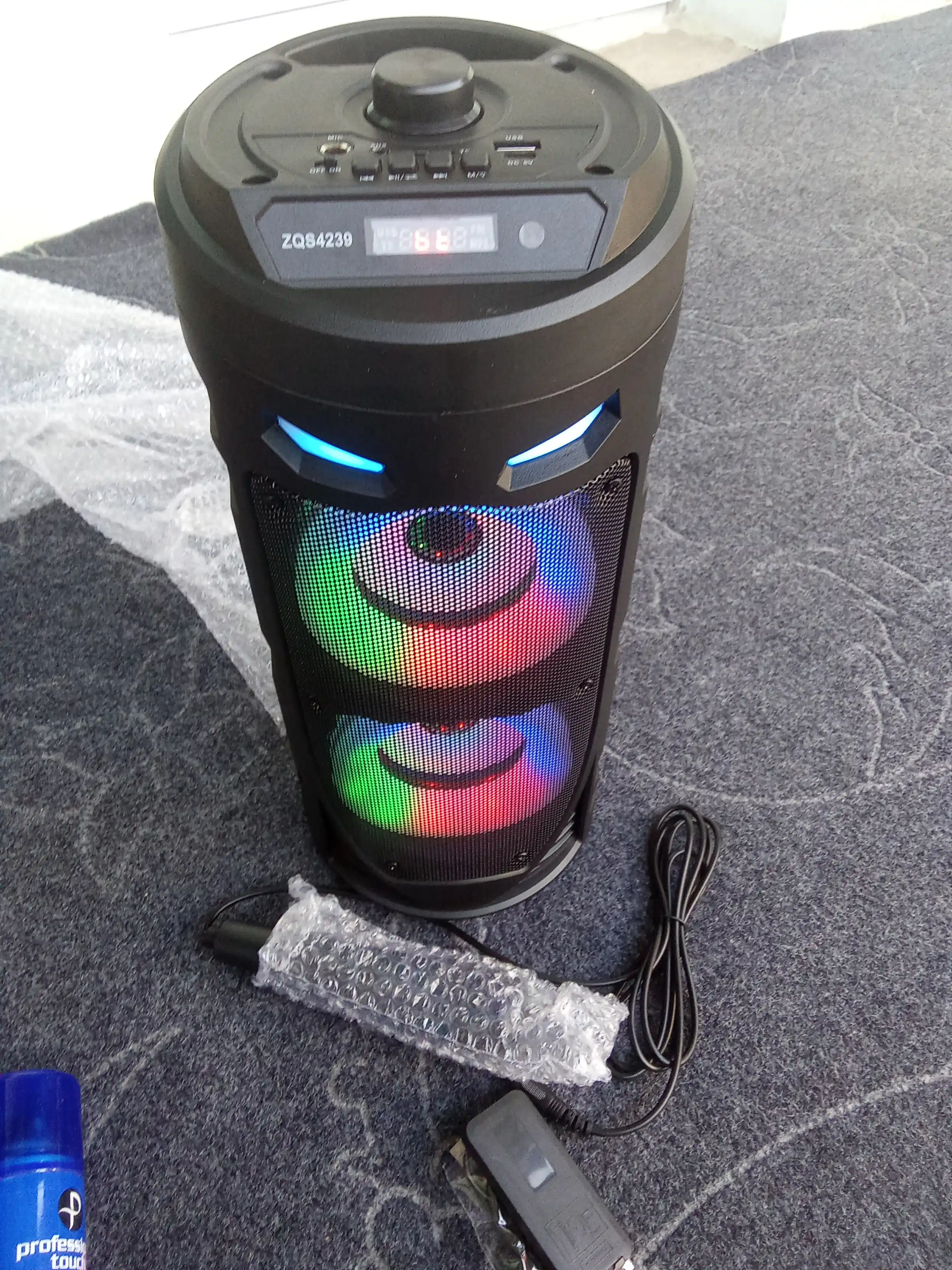 Katta Bluetooth simsiz karnay, karaoke, RGB yoritish, mikrofon va pult bilan
