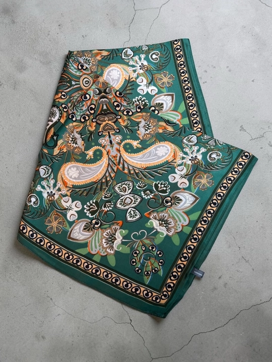 Ayollar bandanasi, ro‘mol yumshoq, yoqimli atlasdan tayyorlangan, Xitoy, o‘lchami 67x67 sm