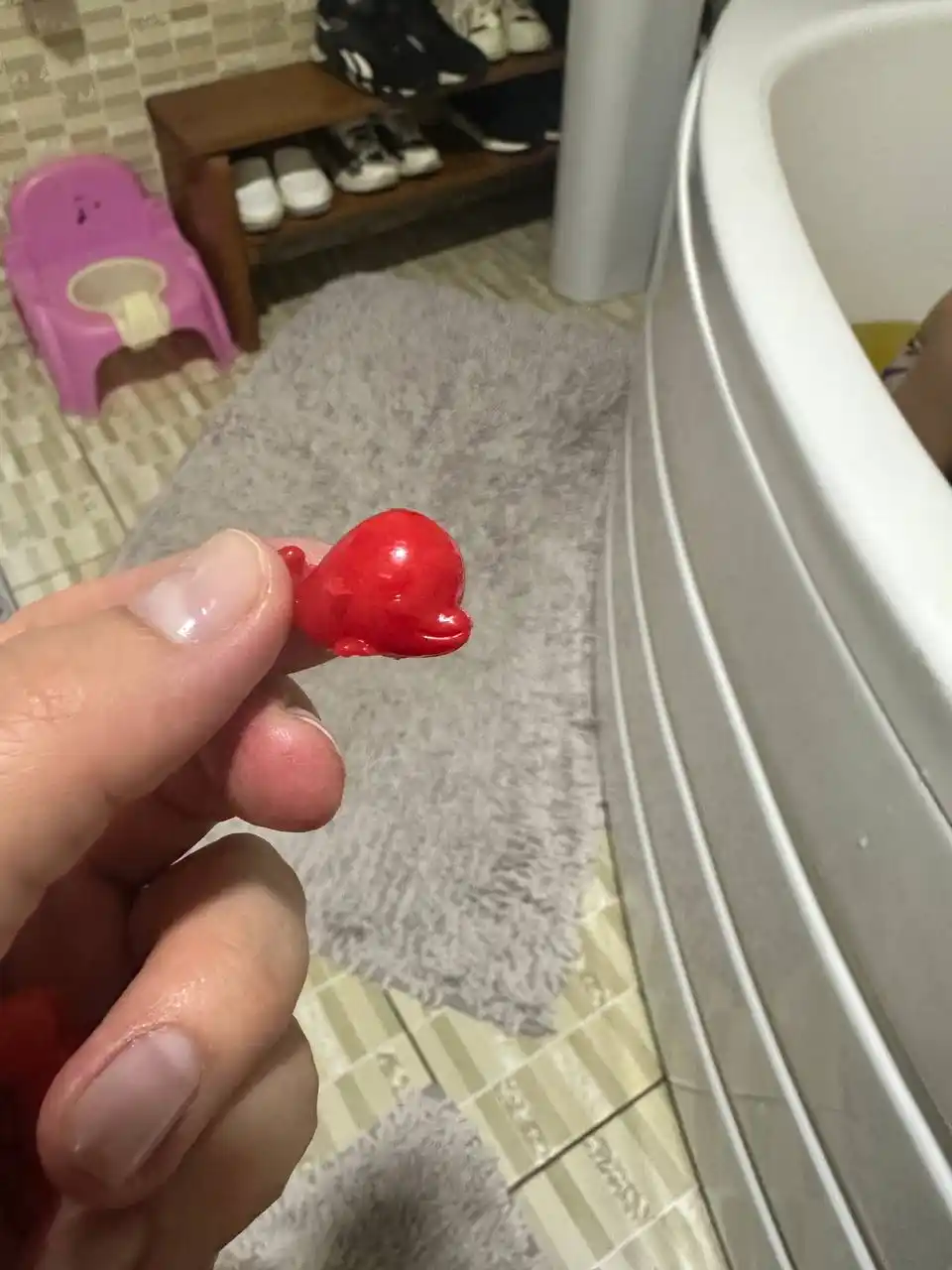 Шипучая бомбочка для ванны с игрушкой фруктовая мармеладка Bomb Surprise, 115 г