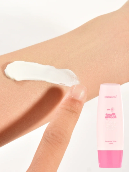 Quyoshdan himoyalovchi krem SPF 50 + PA+++, gialuron kislotasi, Vitamin E va aloe ekstrakti