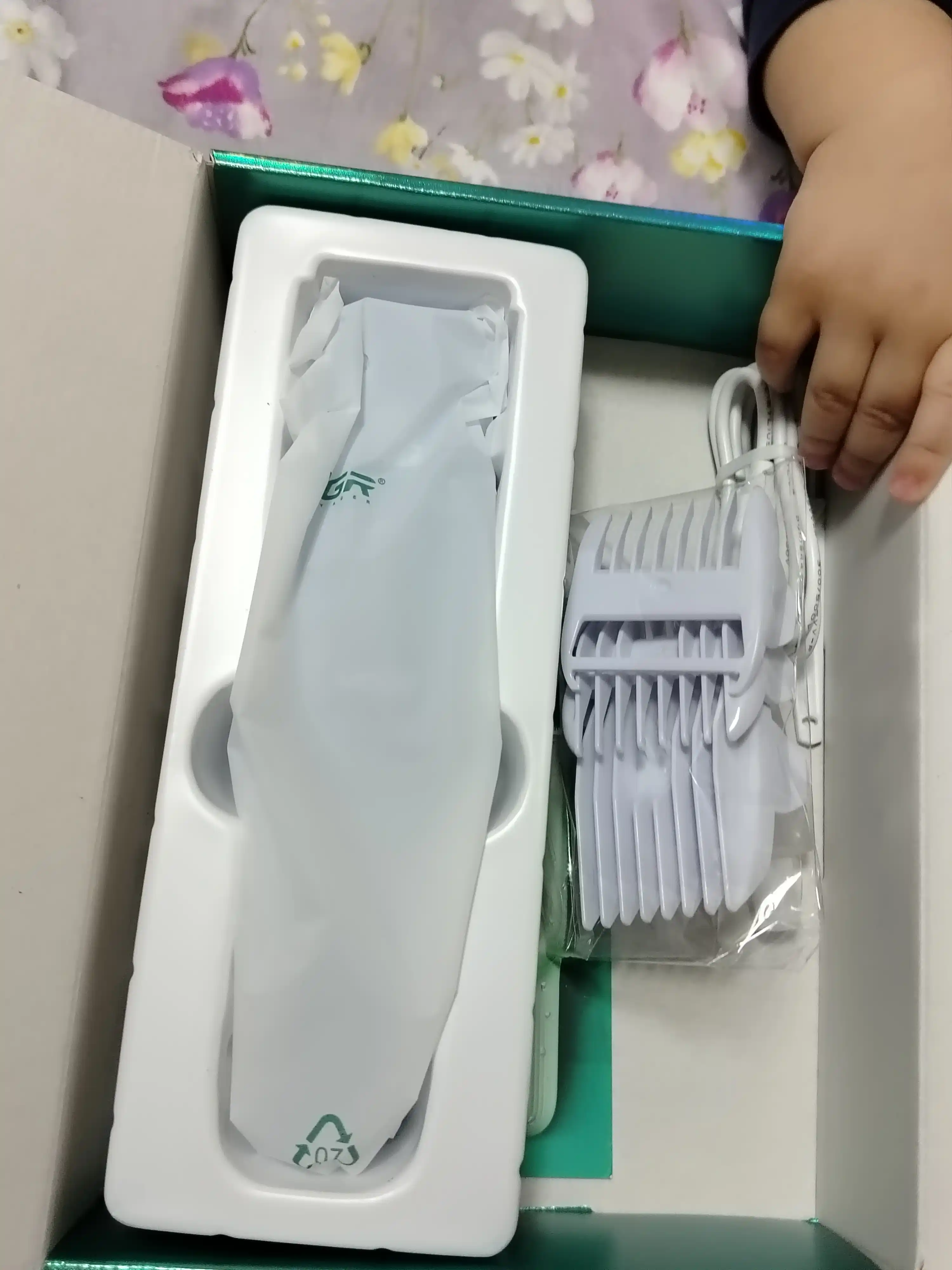 Simsiz bolalar soch kesish mashinasi,past shovqinli va xavfsiz VGR V-155