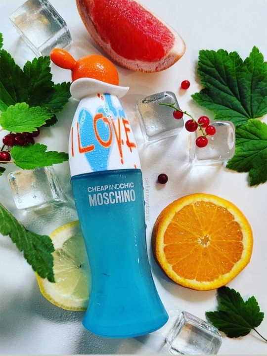 Moschino Cheap And Chic I Love Love 100 мл — свежий цитрусовый аромат для женщин - 