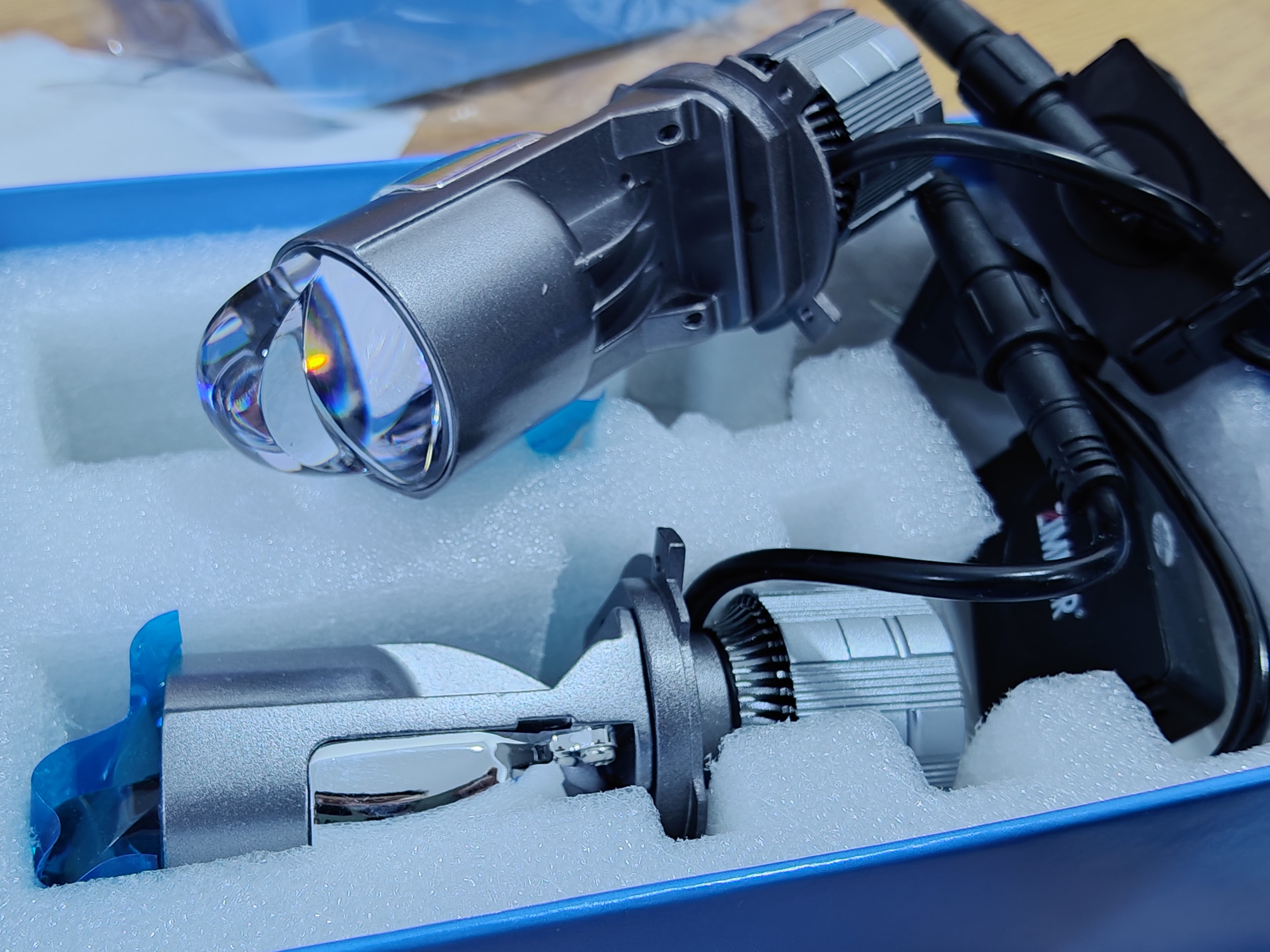 Yoritgichlar led lampa A8 oq va sariq rangli,LED - A7 LED lampalar H4 mini linzali avto