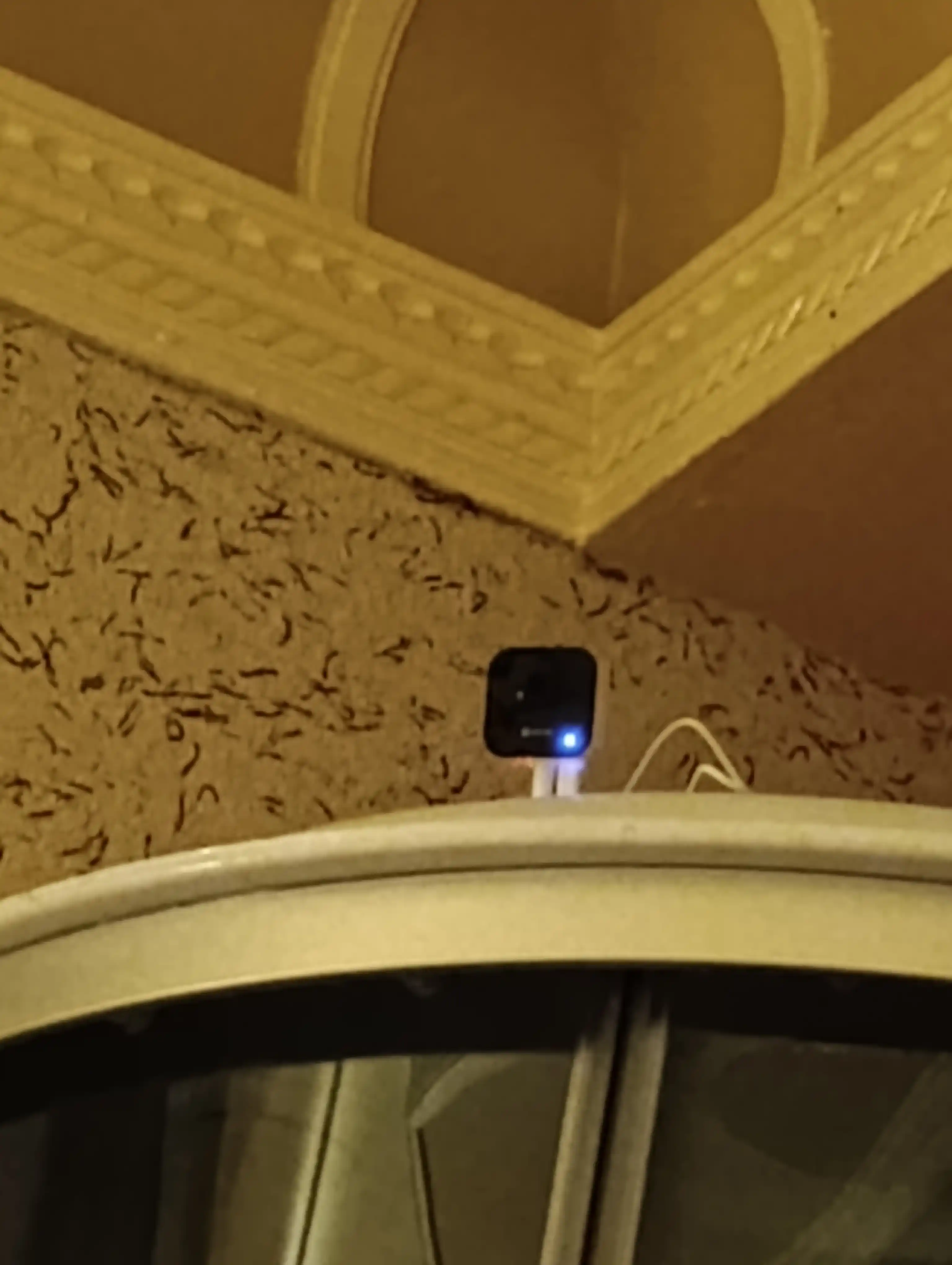 Камера видеонаблюдения Ezviz H1c (2Мп) Wi-Fi, двусторонний разговор, детектор движения