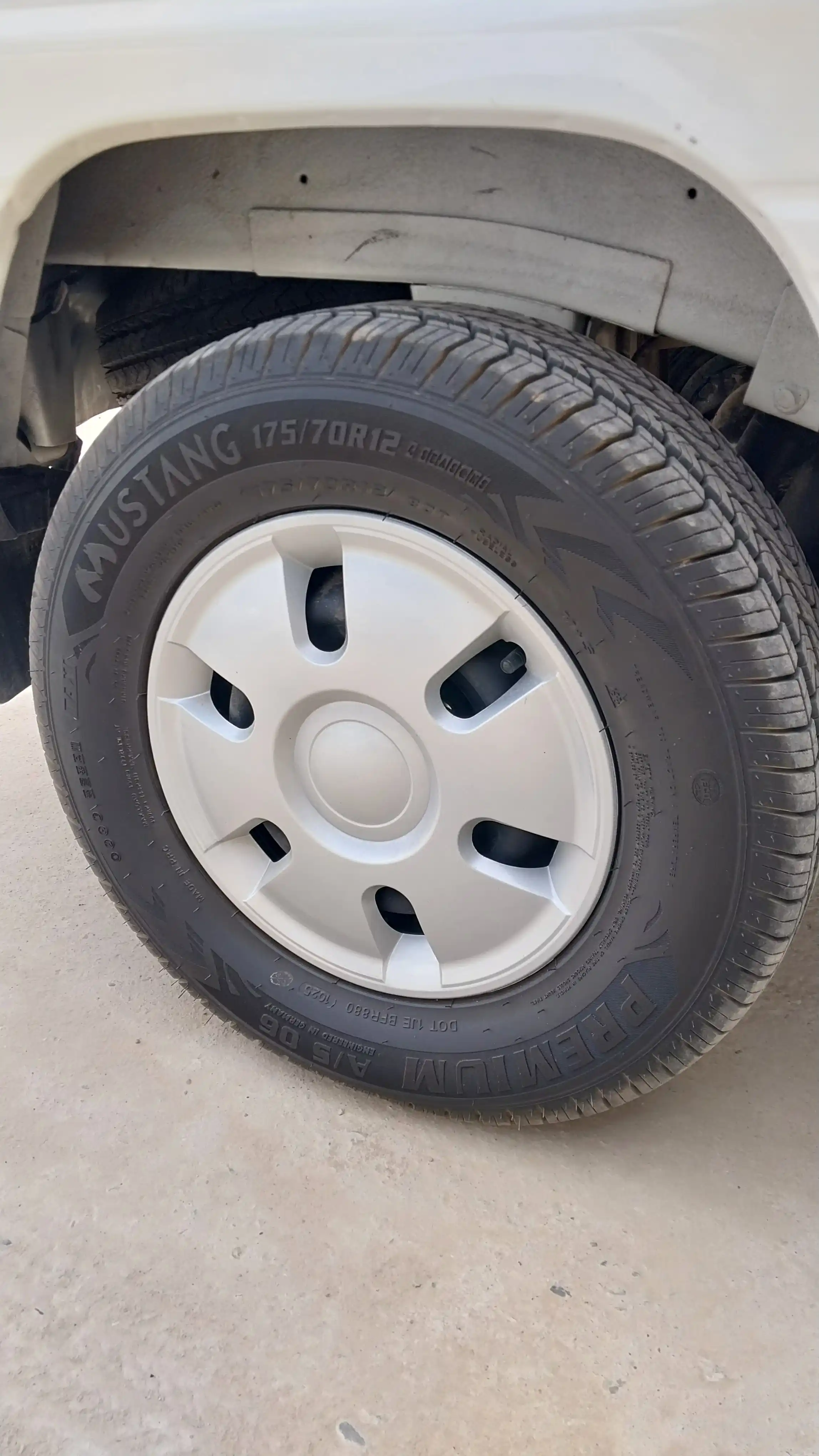Чернитель шин, CARDINAR Tire Shine, для машины, без пены, до 1 недели черные шины