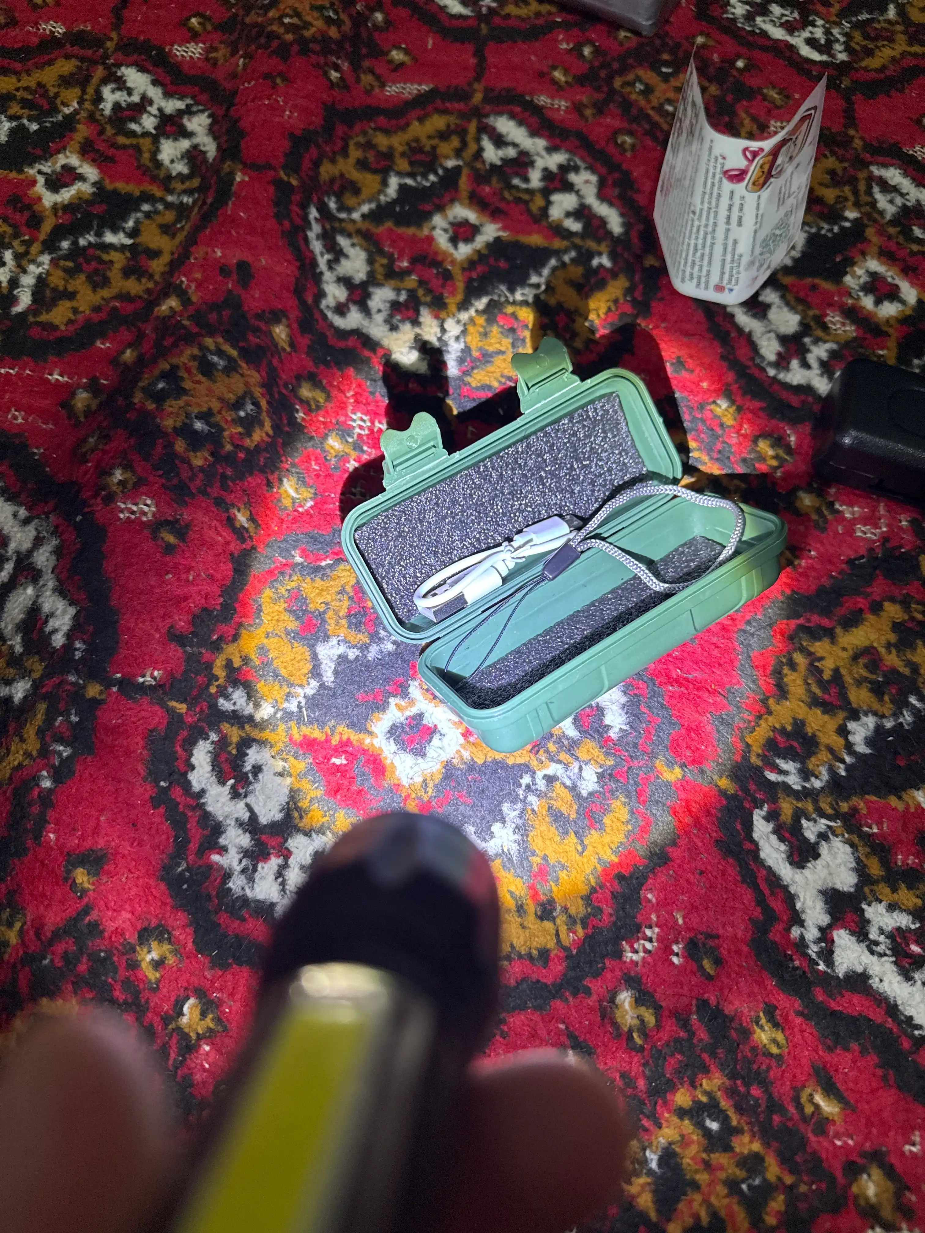 Akkumulyatorli qo‘l yorug‘lik diodli LED chiroq, USB-quvvatlagichning 3 xil yorug‘lik rejimi, g‘ilof shnuri