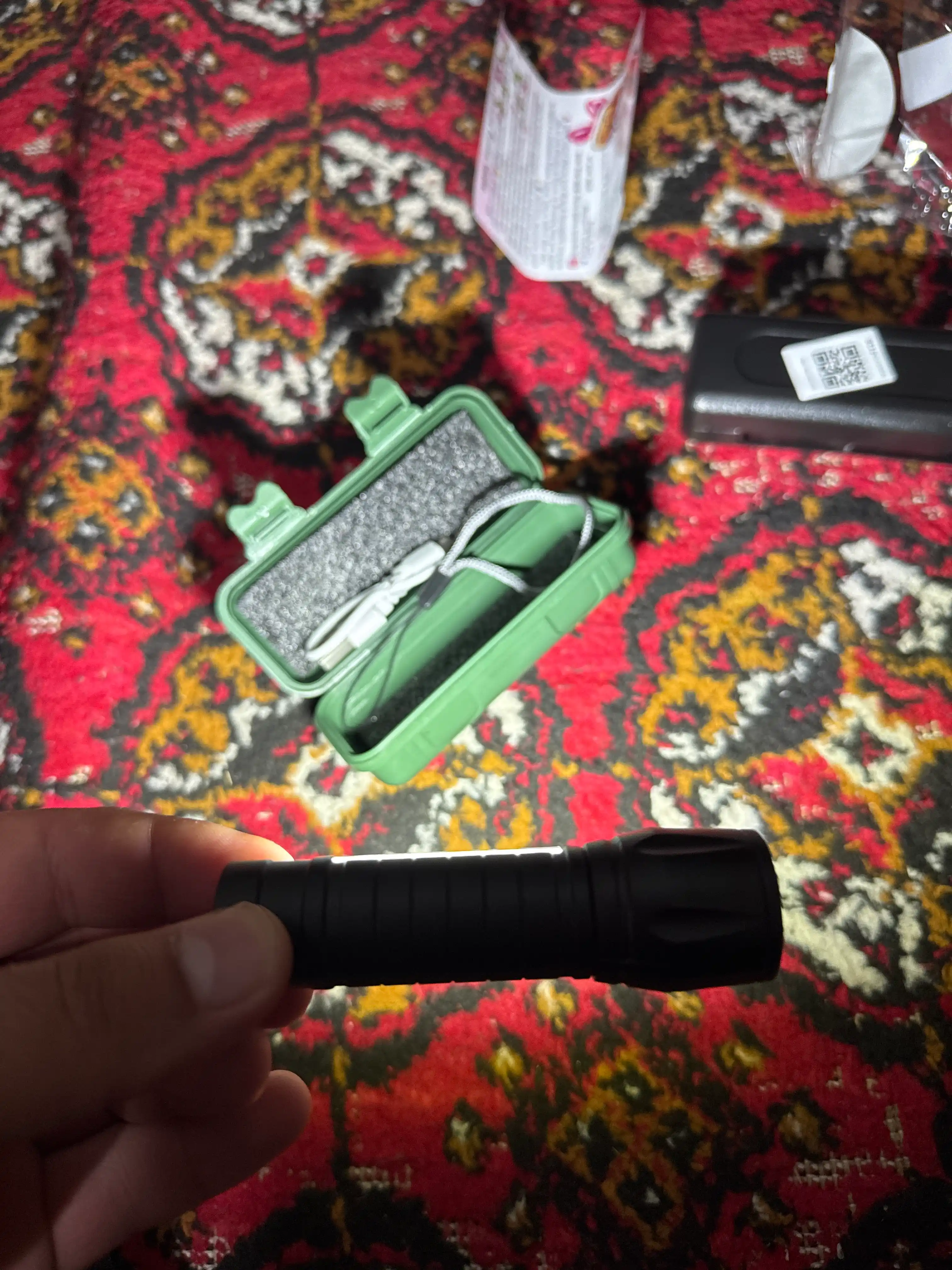 Akkumulyatorli qo‘l yorug‘lik diodli LED chiroq, USB-quvvatlagichning 3 xil yorug‘lik rejimi, g‘ilof shnuri