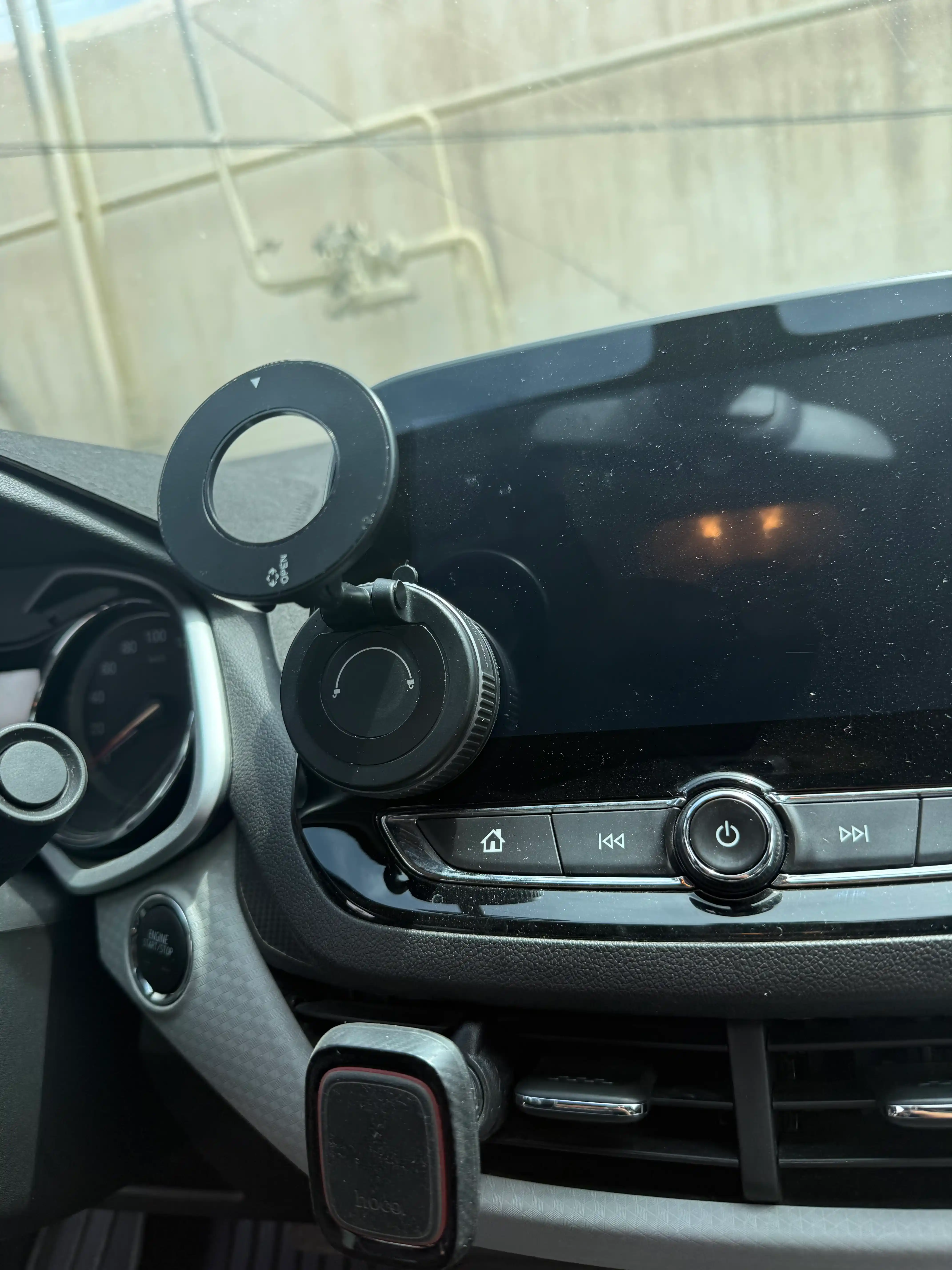 Avtomobil uchun magnit vakuumli telefon ushlagichi Magsafe bilan, 360 darajali, prisoskali