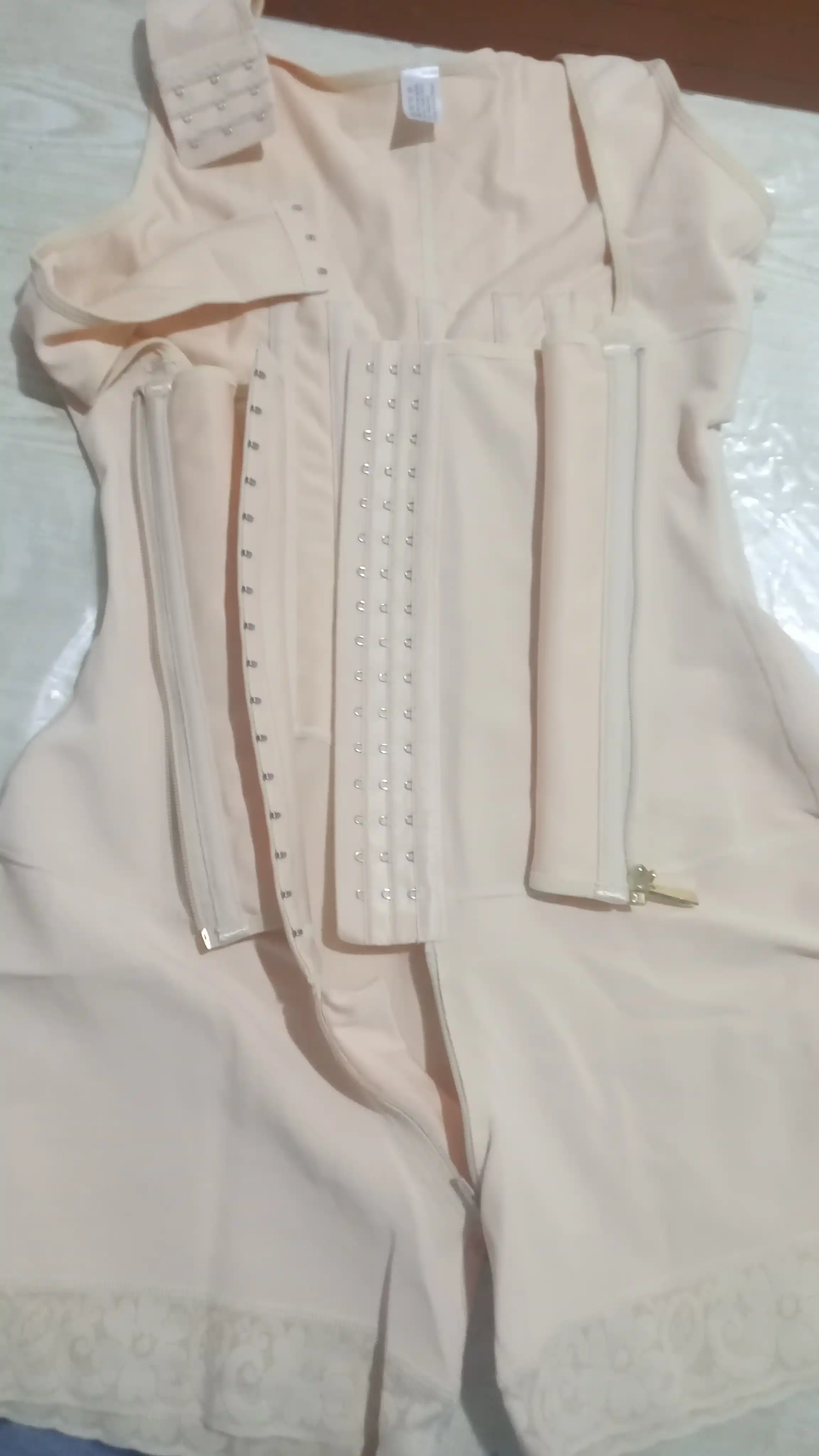 Ayollar karseti, ozdiruvchi body, body karset