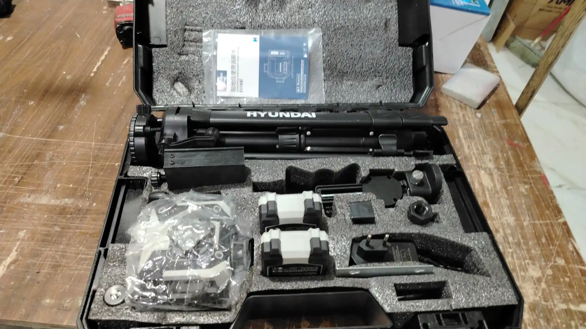 Lazer darajasi 16 chiziqli yashil nur,displey pult 2 ta akkumulyator HYUNDAI