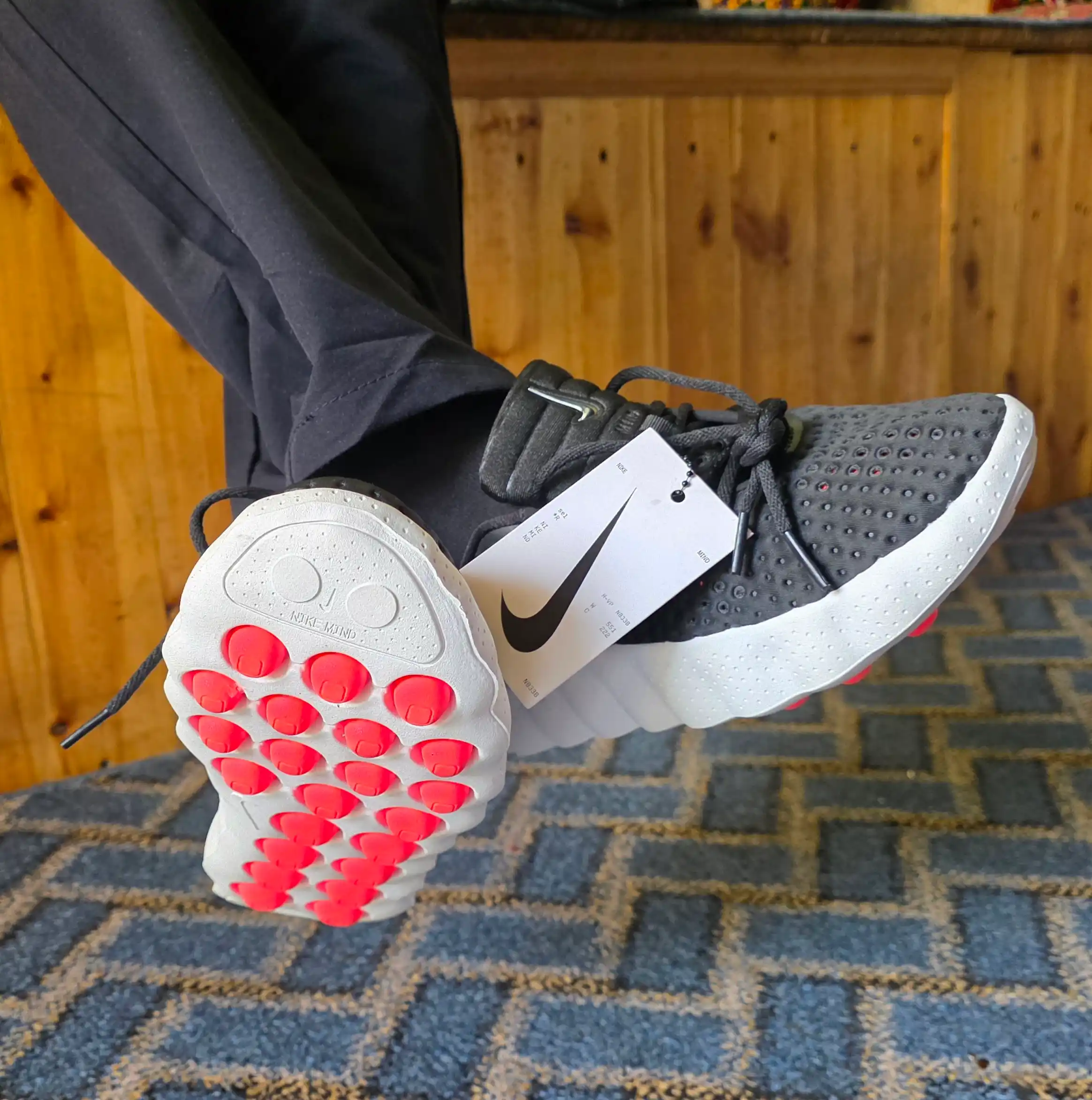 Nike Кроссовки Mind 002 — инновационный комфорт