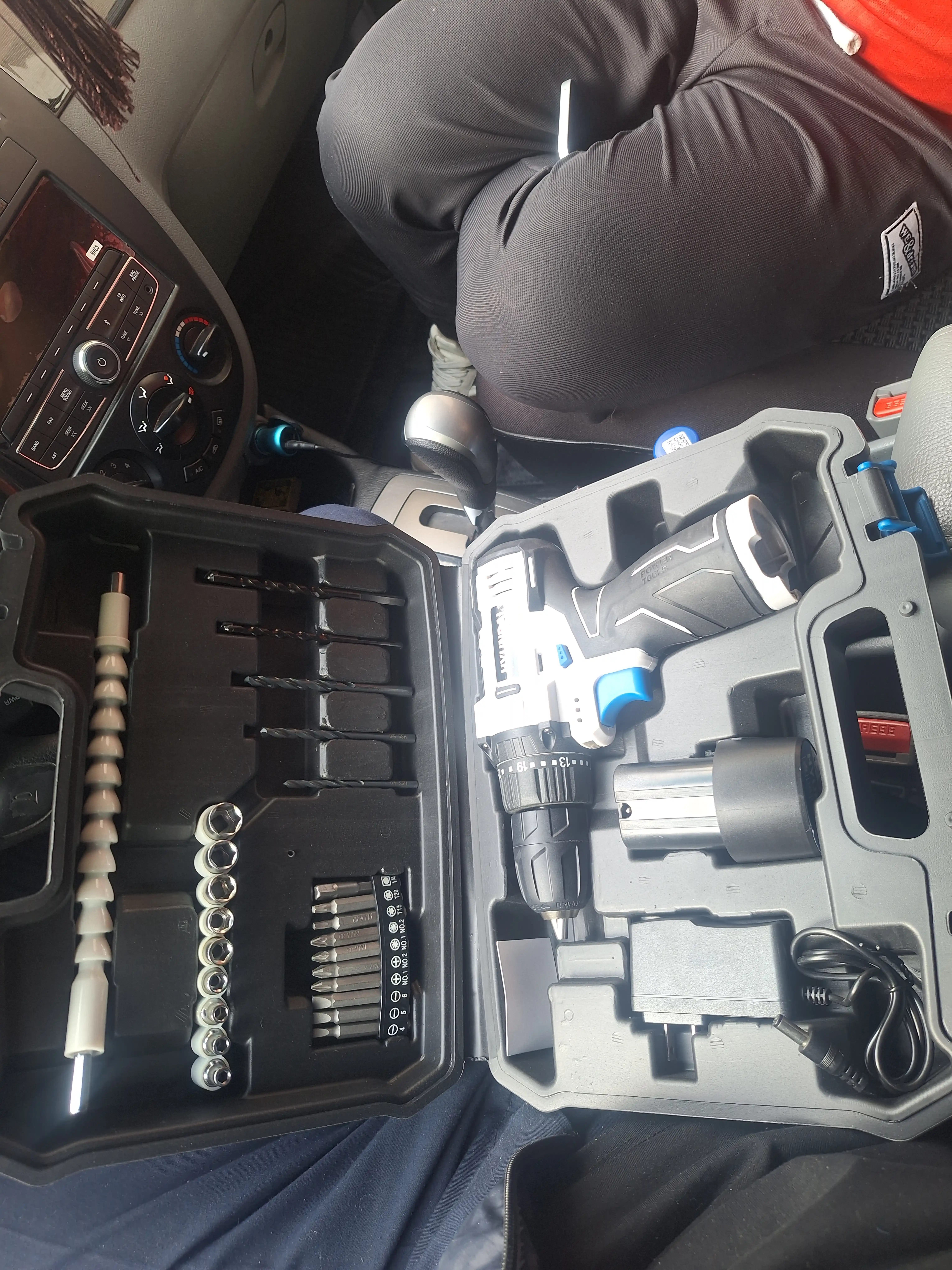 Akkumulyatorlik shurup buragich, 1 ta akkumulyator 12V/21V to'plam 27/55 talik HYUNDAI
