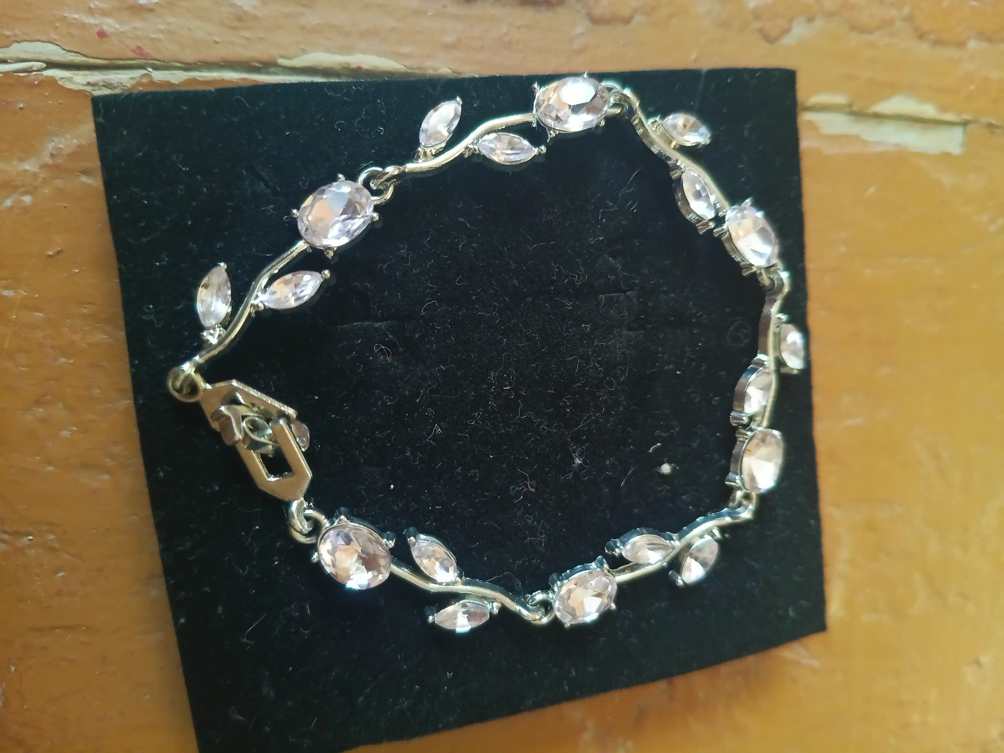 Ayollar tulip brasleti  bracelet - nafis dizayin - lola shaklidagi bilaguzuk