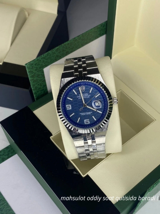Мужские наручные часы классического стиля - 