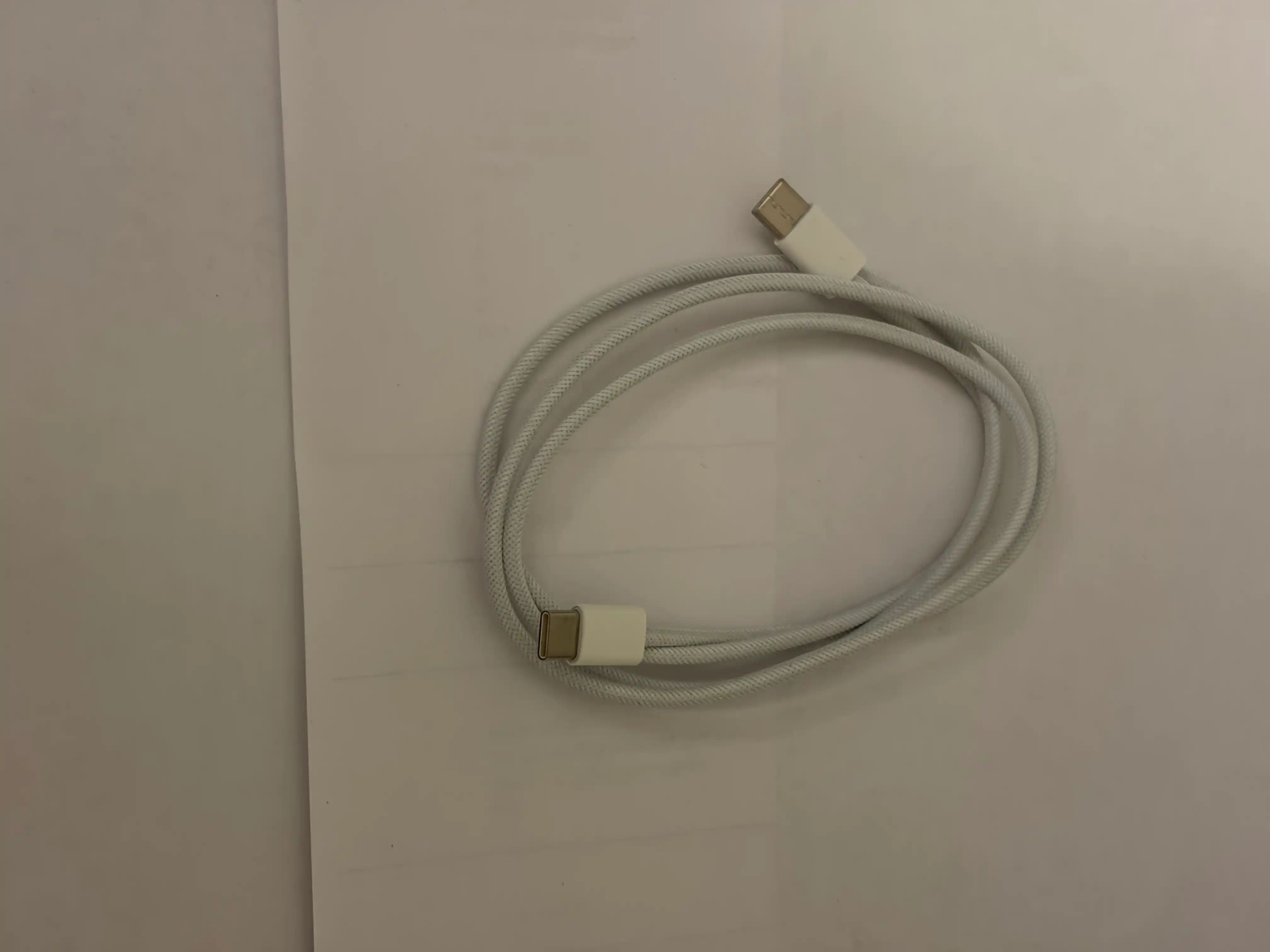 Ype-C to Type-C kabel – 1m, iPhone 15/16, MacBook, tez zaryadlovchi, oq rang