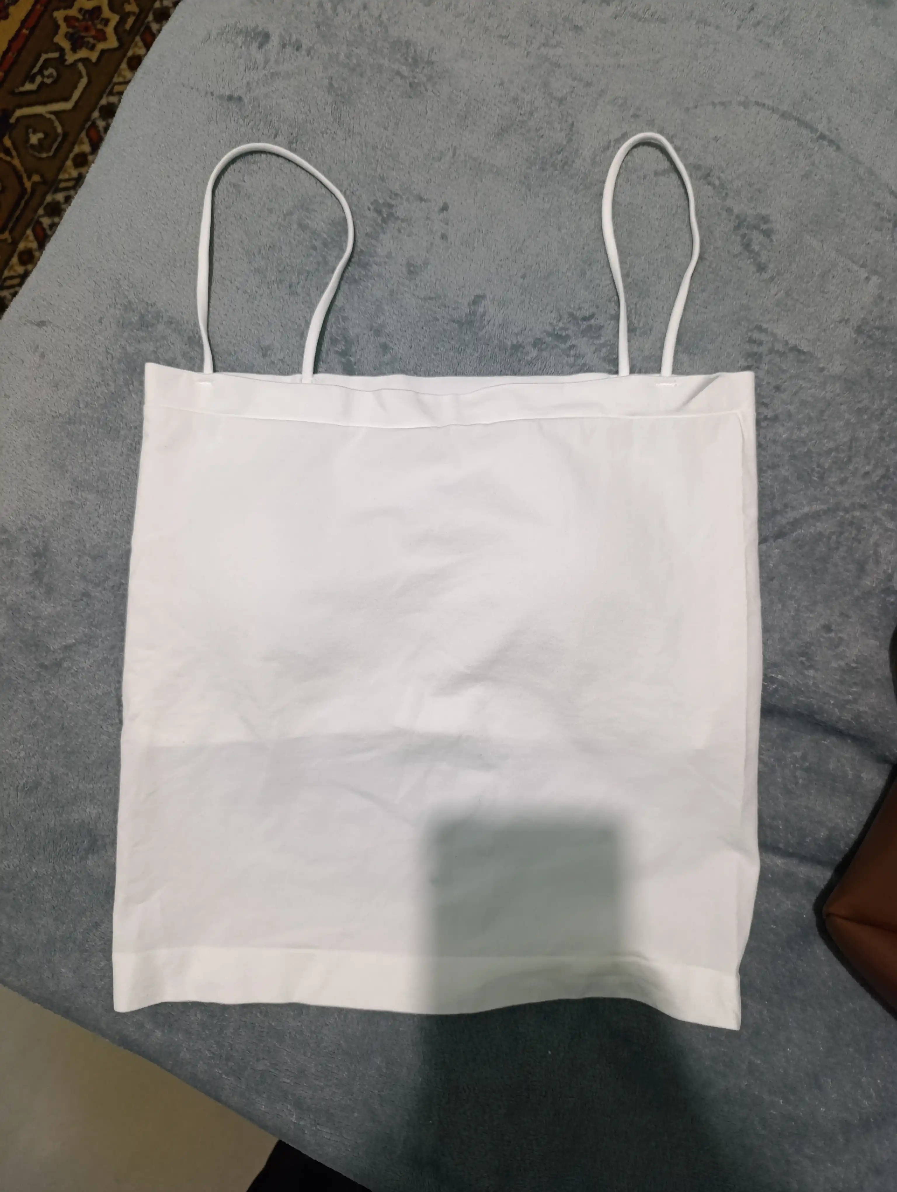 Ayollar uchun choksiz bralet topi - tasmali mayka, elastik va qulay