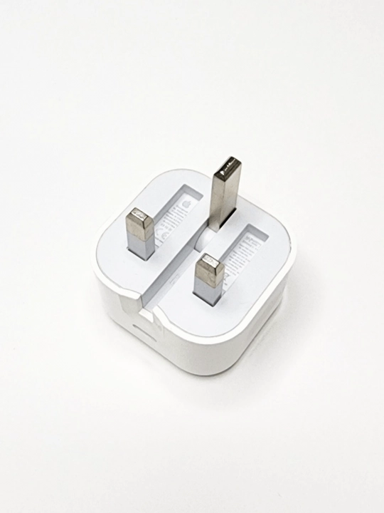 Zaryadnoe qurilma iPhone uchun, zaryadka 20 Vt, s kabelem Type-C — Lightning