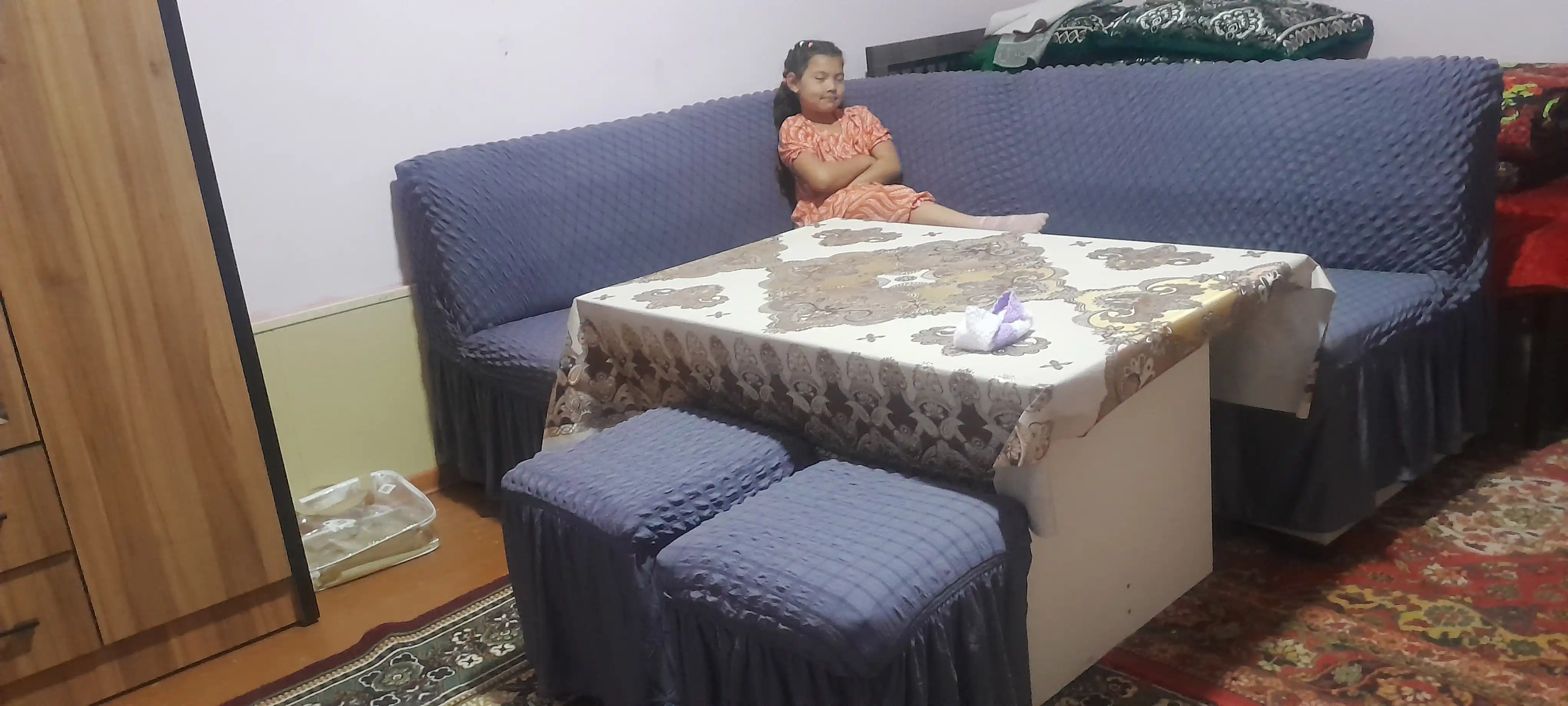 Oshxona burchakli divani uchun universal qoplama + 2 dona pufik