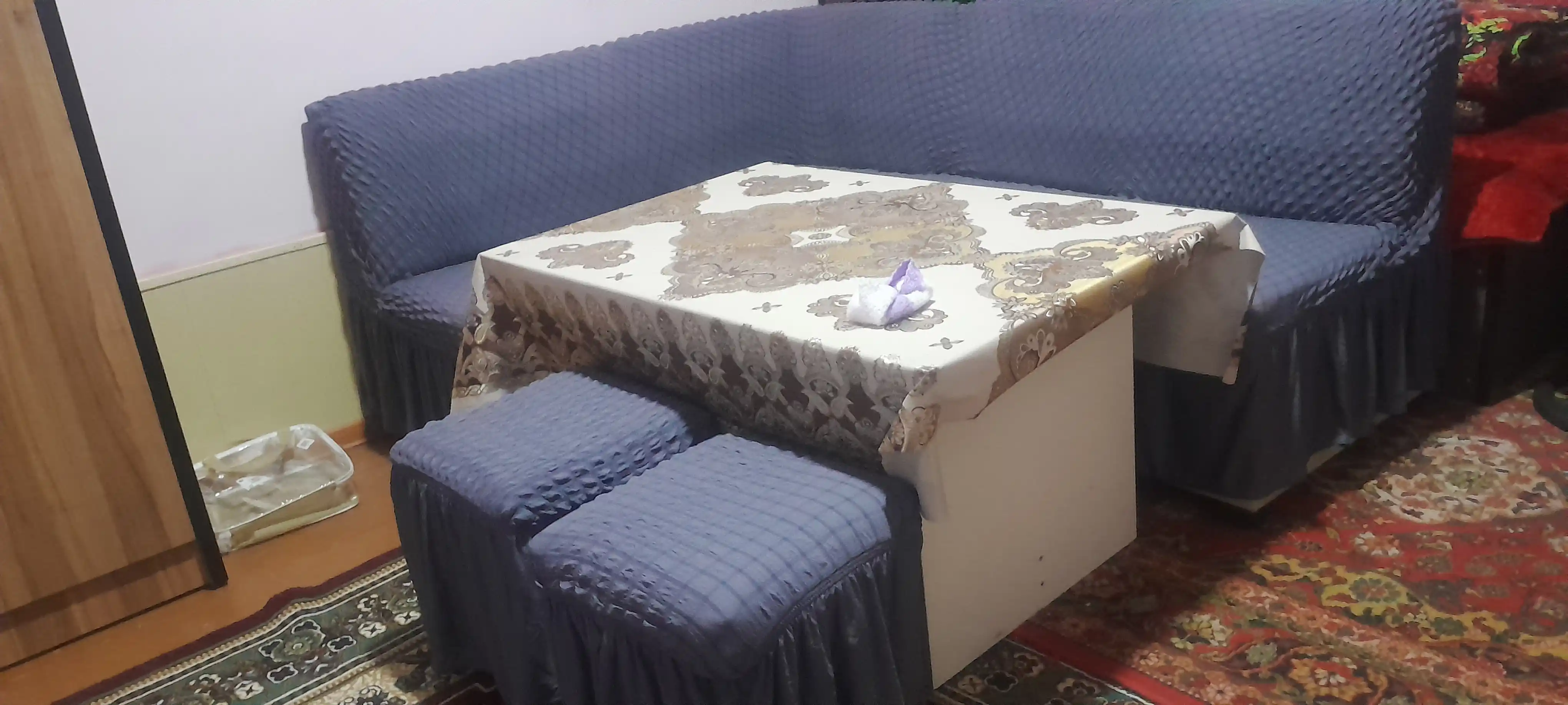Oshxona burchakli divani uchun universal qoplama + 2 dona pufik