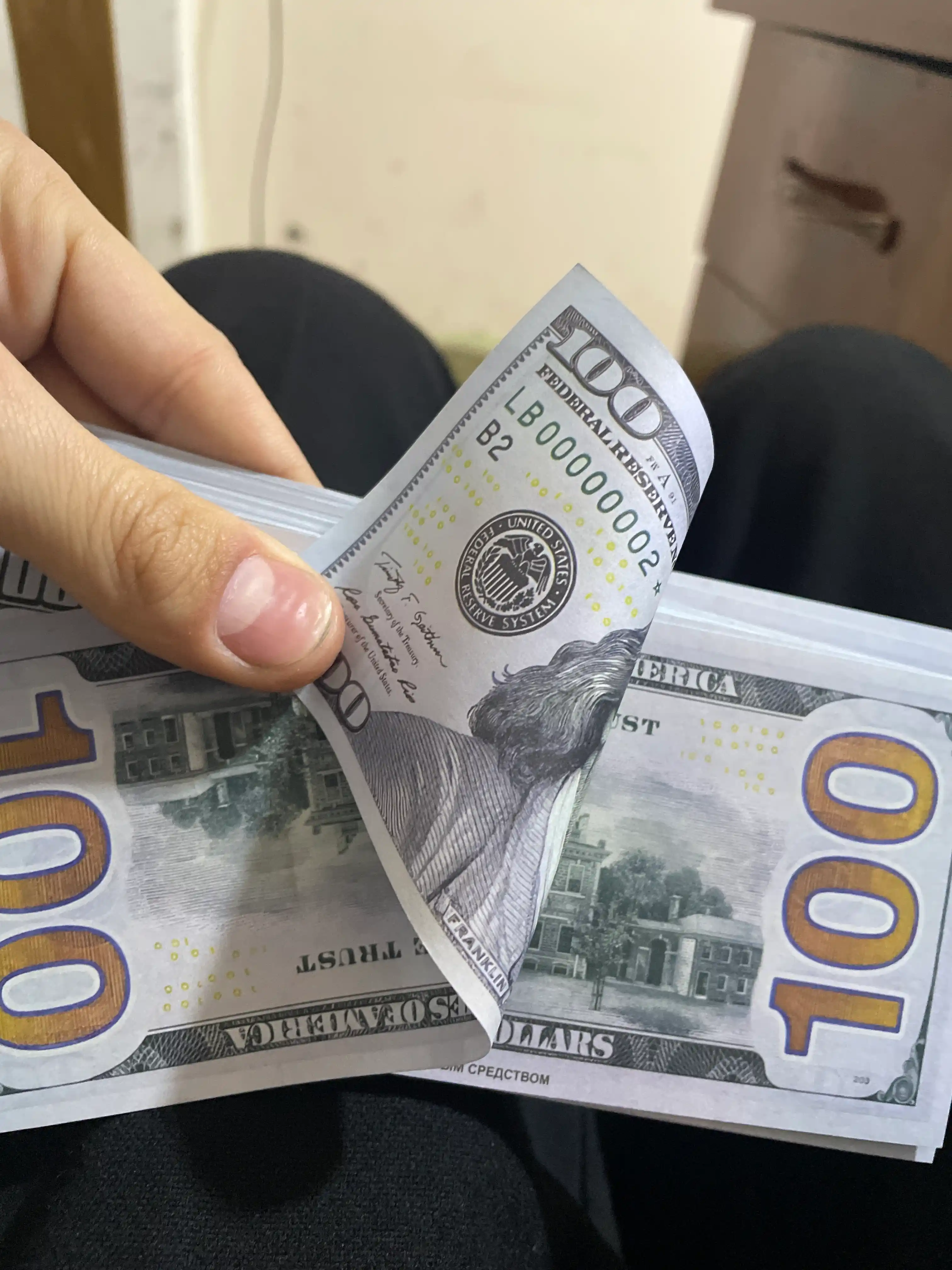 Dollar esdalik sovg'asi, soxta pul