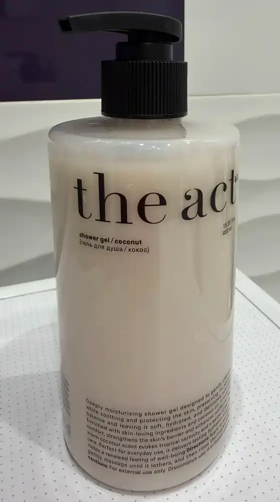 The Act dush geli: gullagan sakura, magniyli, kokosli, "25-soat" kremi bilan to‘plam