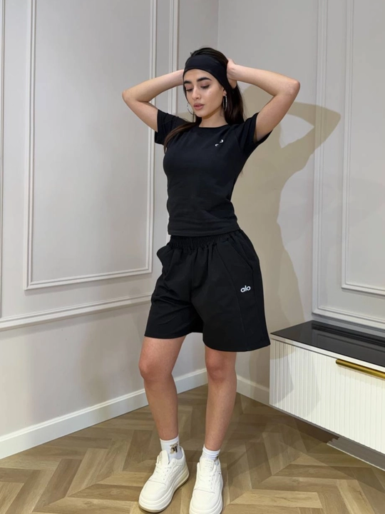Ayollar yozgi kostyum — futbolka va shorti (paxta XB). S–XL o‘lchamga mos