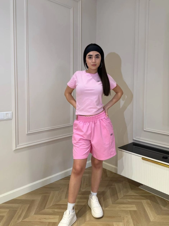 Ayollar yozgi kostyum — futbolka va shorti (paxta XB). S–XL o‘lchamga mos