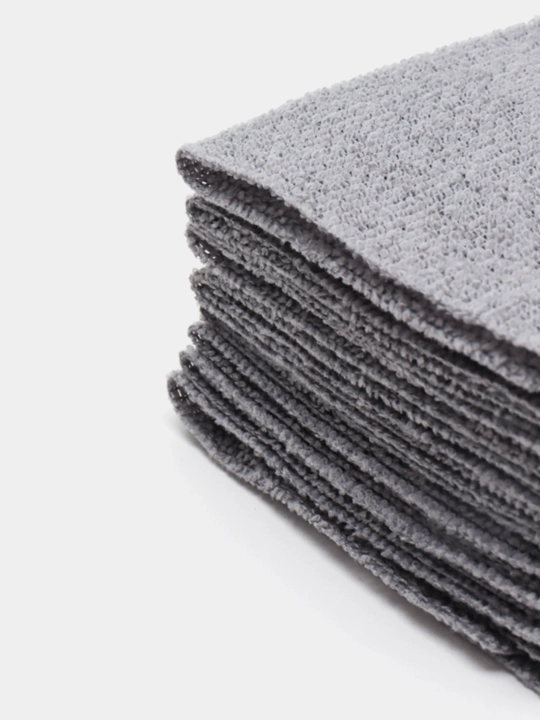 Qutidagi mikrofiber suxoy salfetka, oshxona sochiqlari lattalar, oyna, pol latta