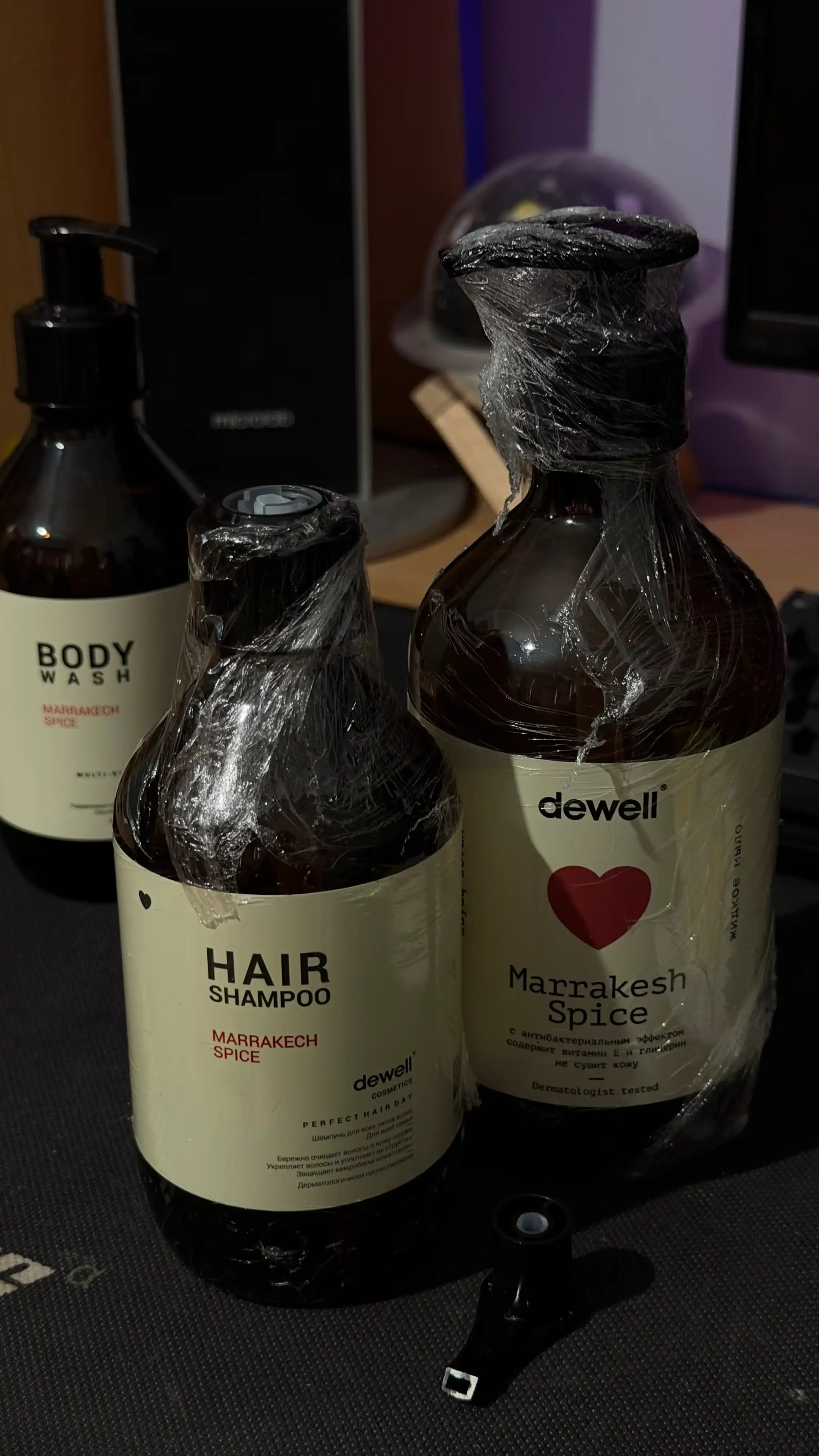 Бессульфатный шампунь для всех типов волос Dewell, с ароматом Марокканских специй
