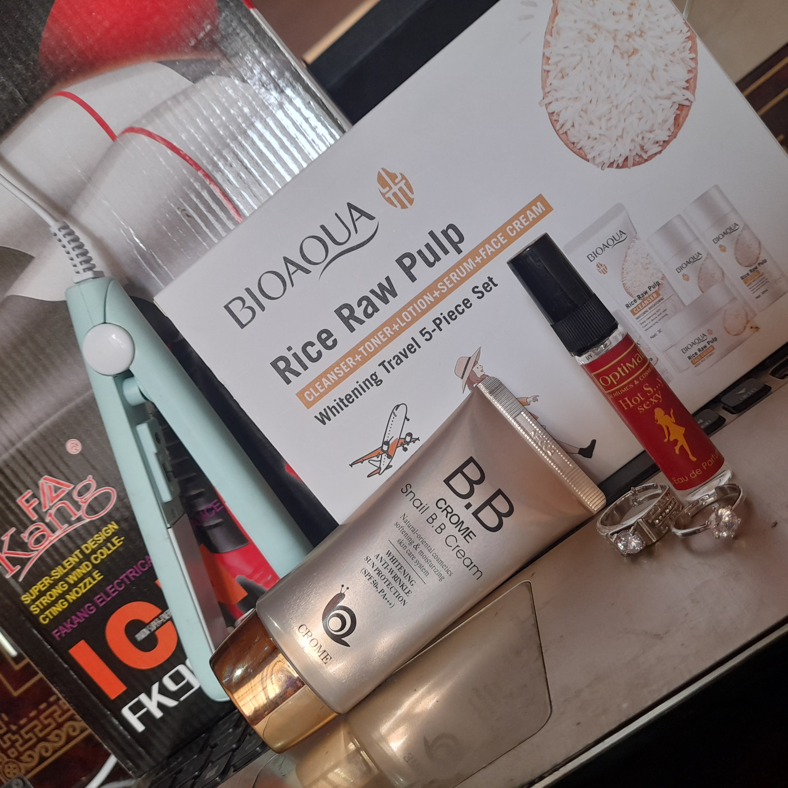 CROME SNAIL SPF50 BB-kremi, makiyaj uchun ko‘p funksiyali oqartiruvchi asos, 50 ml