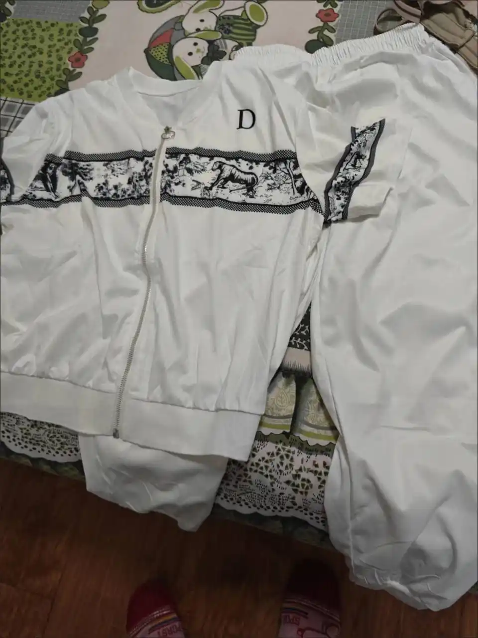 Ayollar kiyimi,Ayollar zamonaviy sport kiyimi,Oq rangda, M L XL oʻlchamlarda