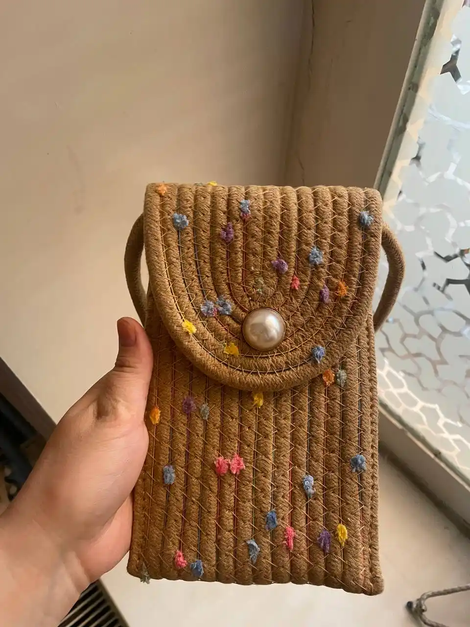 Yelka orqali mini sumka - zamonaviy va qulay, zamonaviy kross-body mini sumkasi