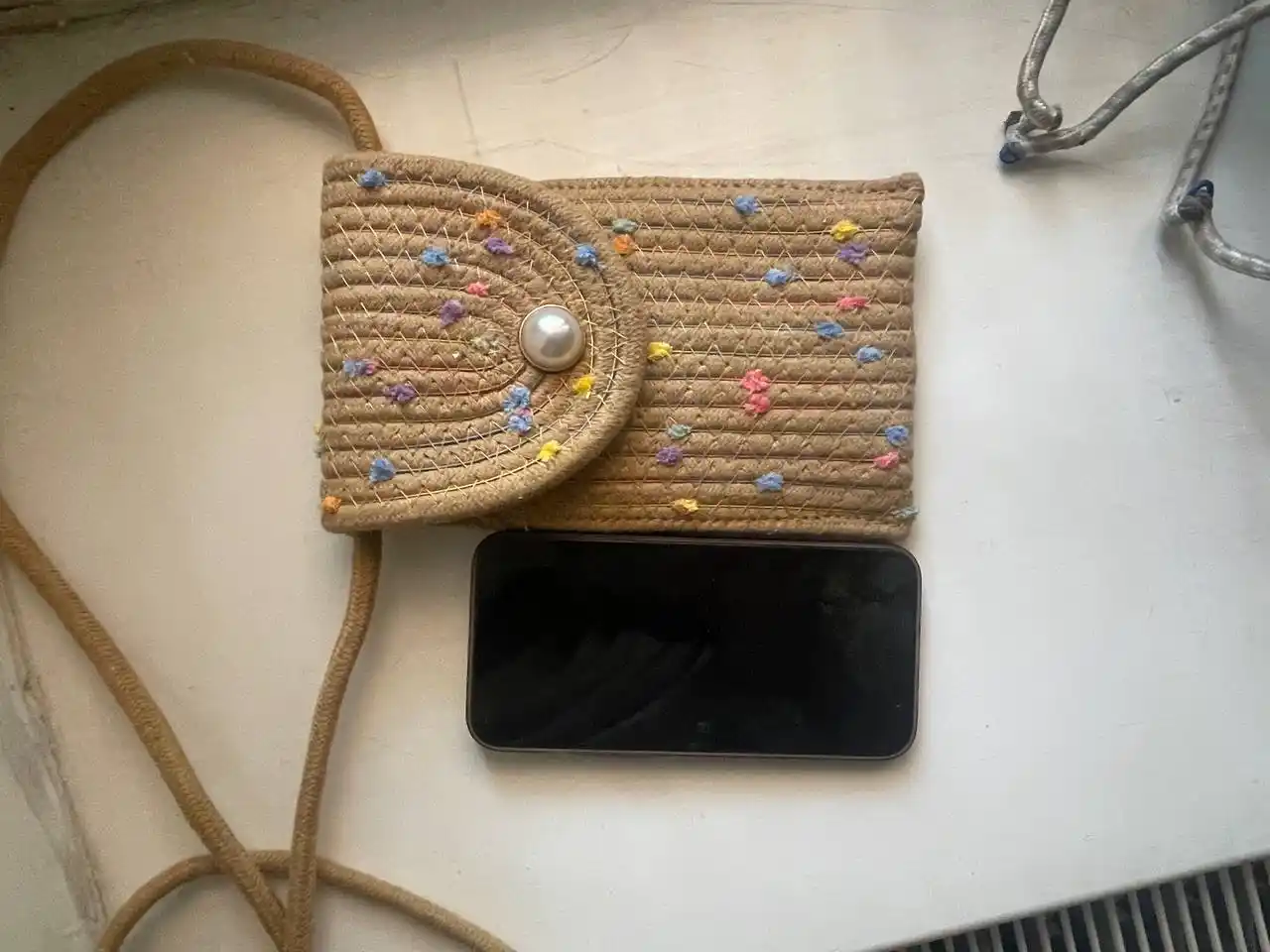 Yelka orqali mini sumka - zamonaviy va qulay, zamonaviy kross-body mini sumkasi