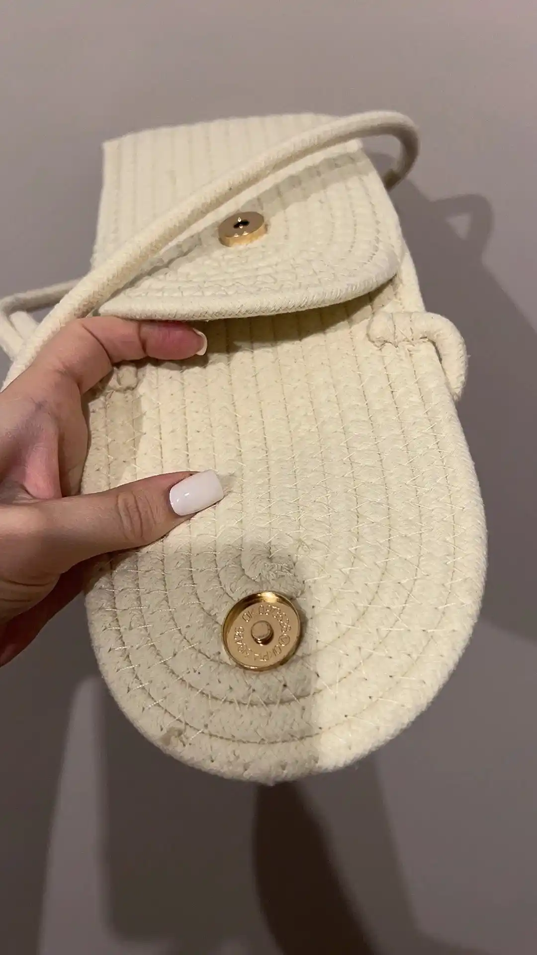 Yelka orqali mini sumka - zamonaviy va qulay, zamonaviy kross-body mini sumkasi