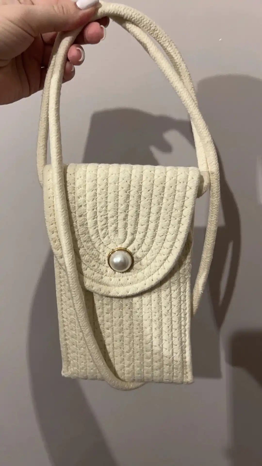 Yelka orqali mini sumka - zamonaviy va qulay, zamonaviy kross-body mini sumkasi