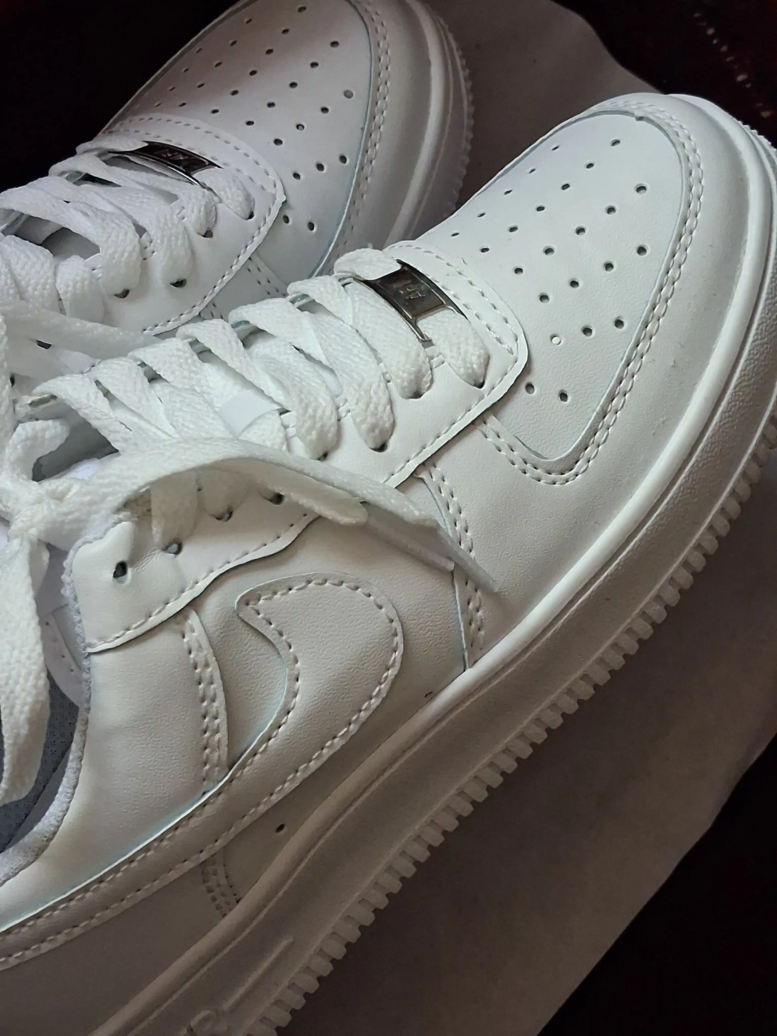 Erkaklar, ayollar va o‘smirlar uchun sport krossovkalari Air Force 1, o'lchami 36-44