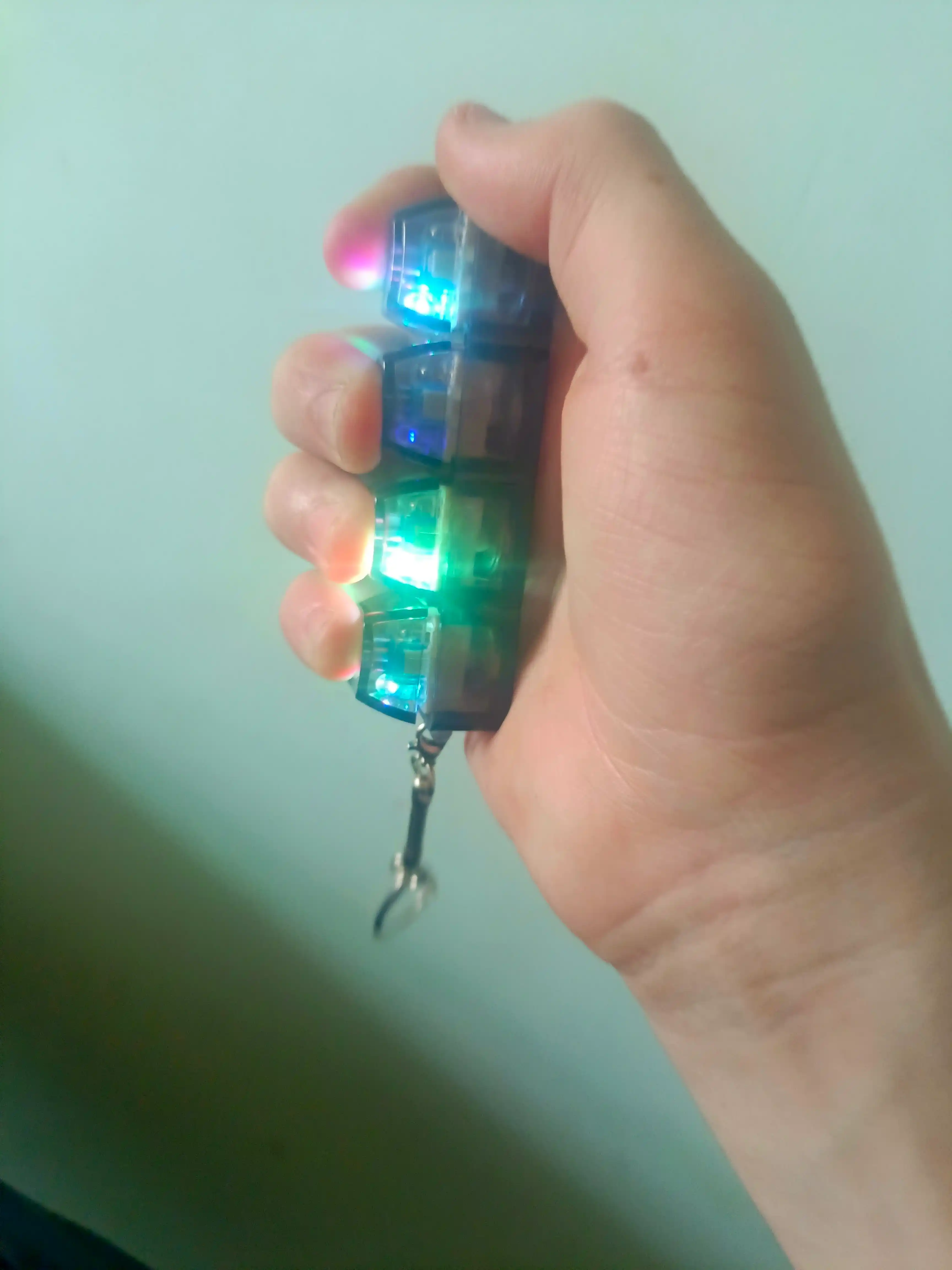 Stressga Qarshi Brelok-Klaviatura, RGB Antistress Keyboard