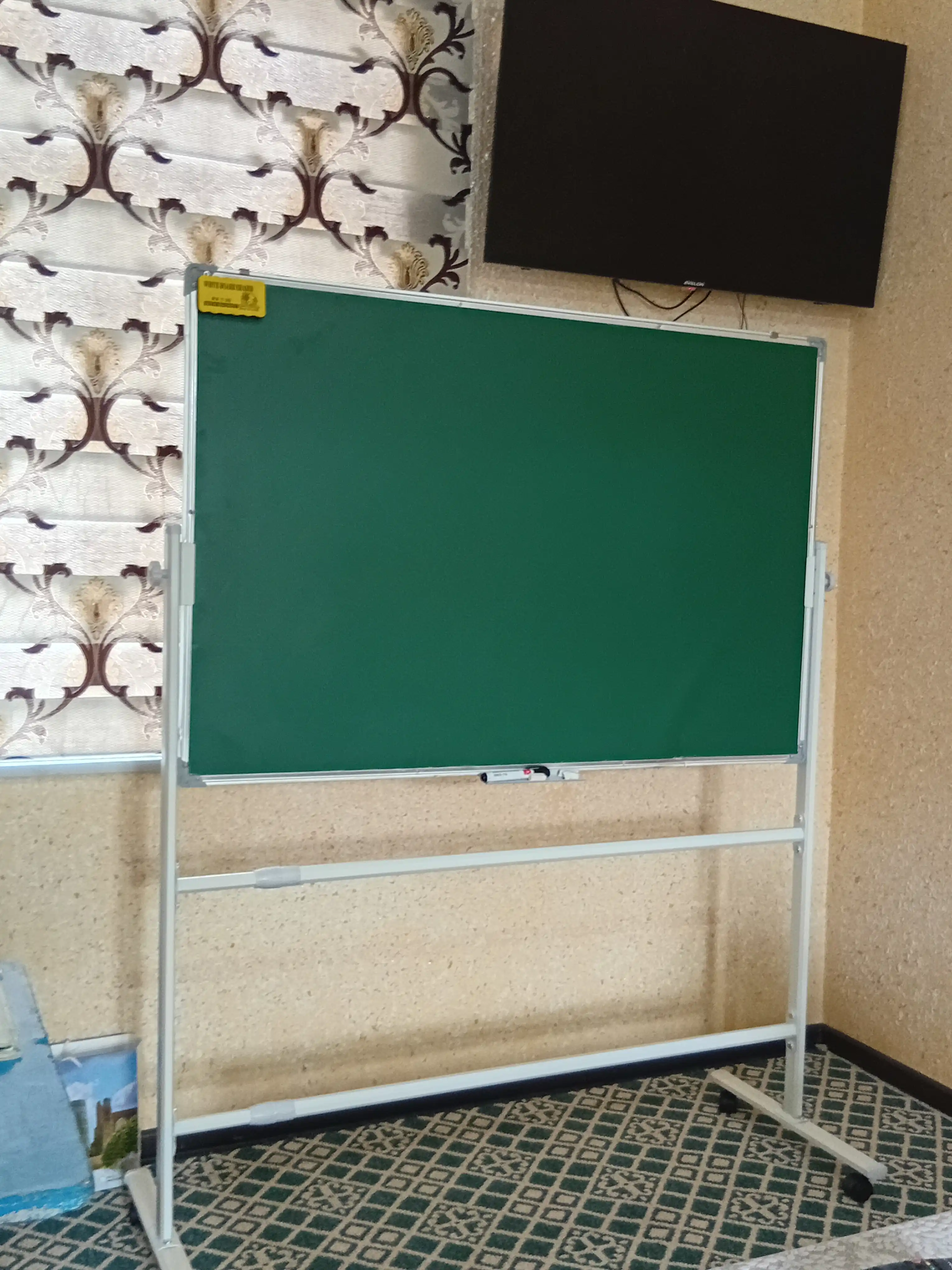 Doska 80*120 rolikli oyoqlari bilan